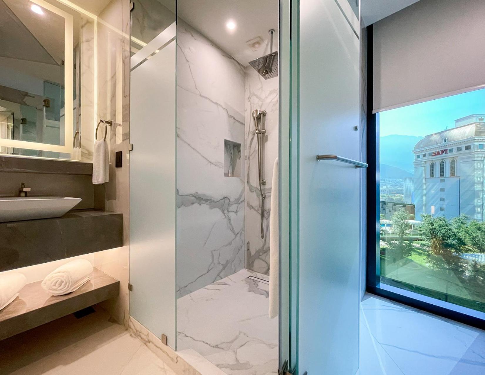 Twin Room - Photo 2