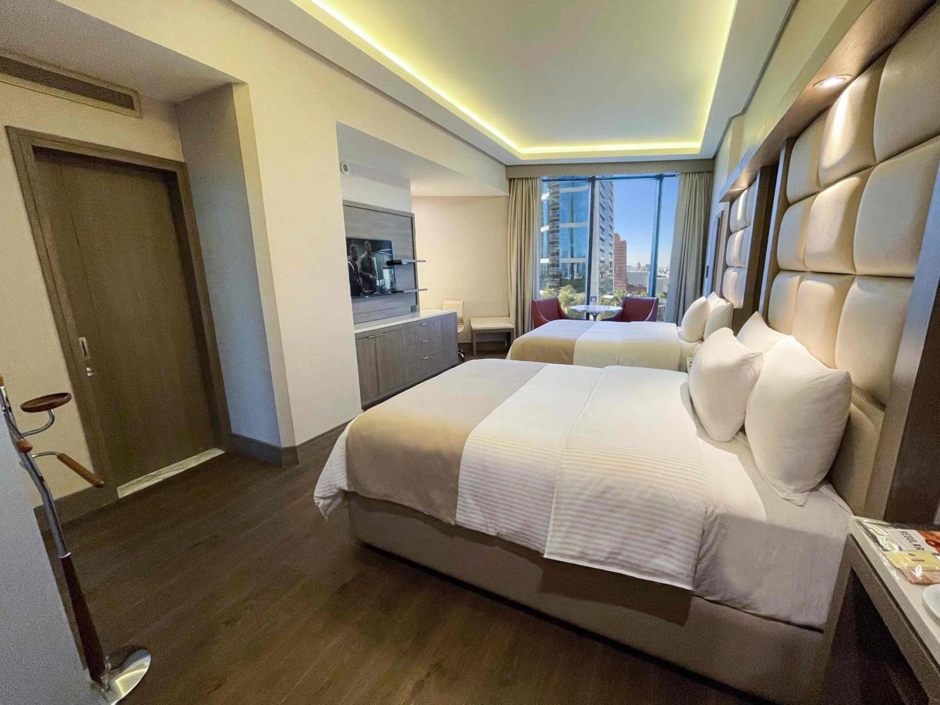 Deluxe Double Room with Two Double Beds - Photo 1