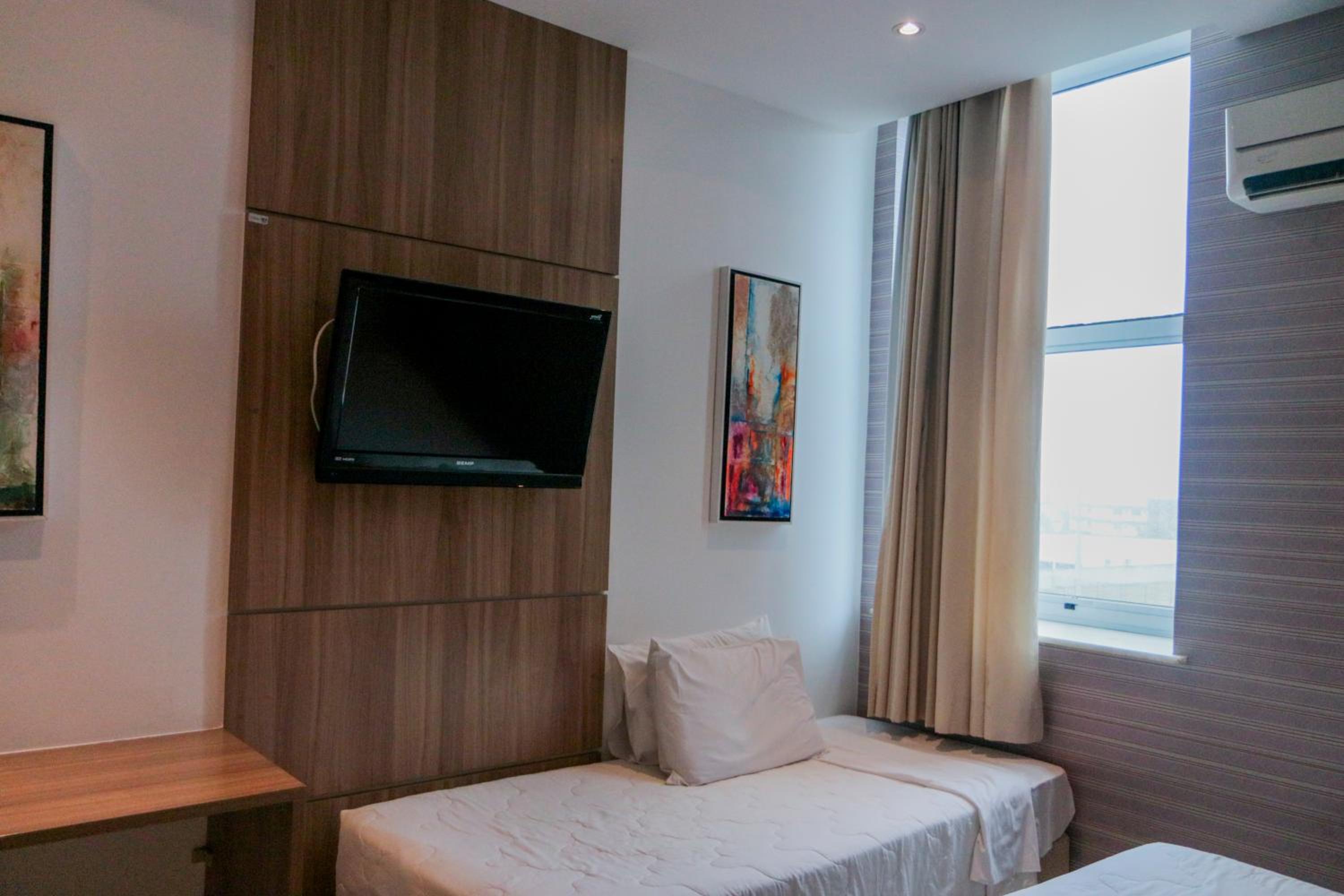 Superior Triple Room thumbnail 6