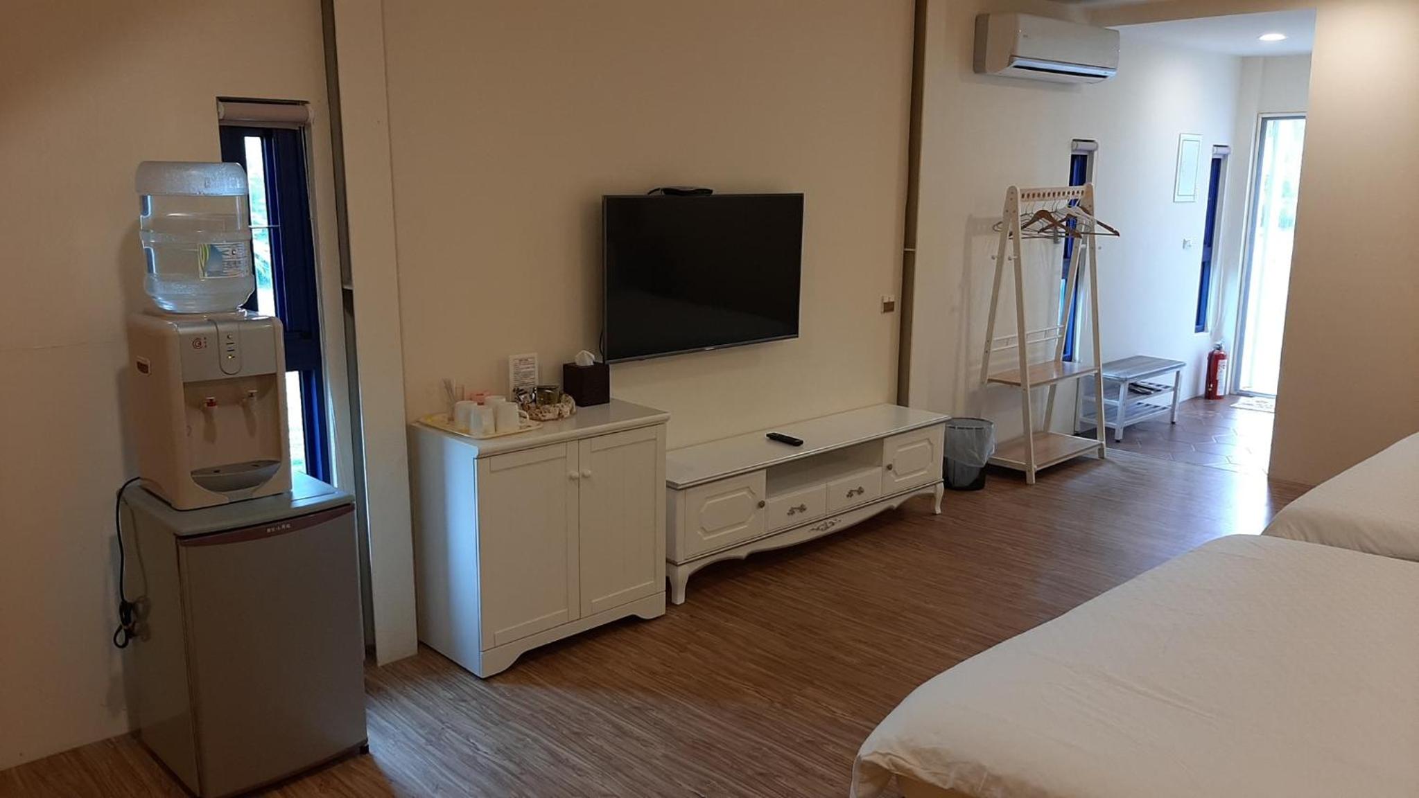 Queen Room With Two Queen Beds photo 2