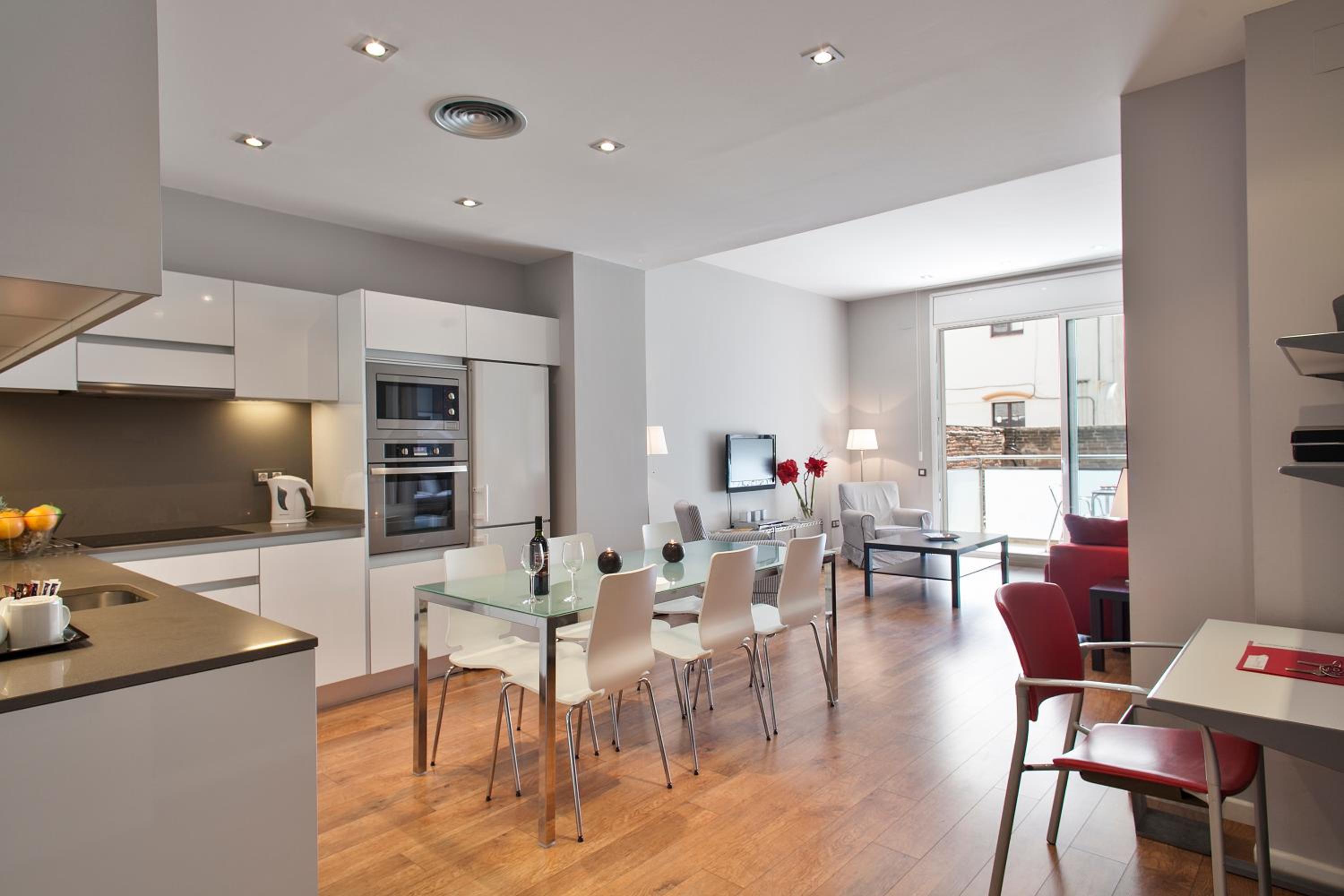 One-Bedroom Apartment with Terrace photo 2