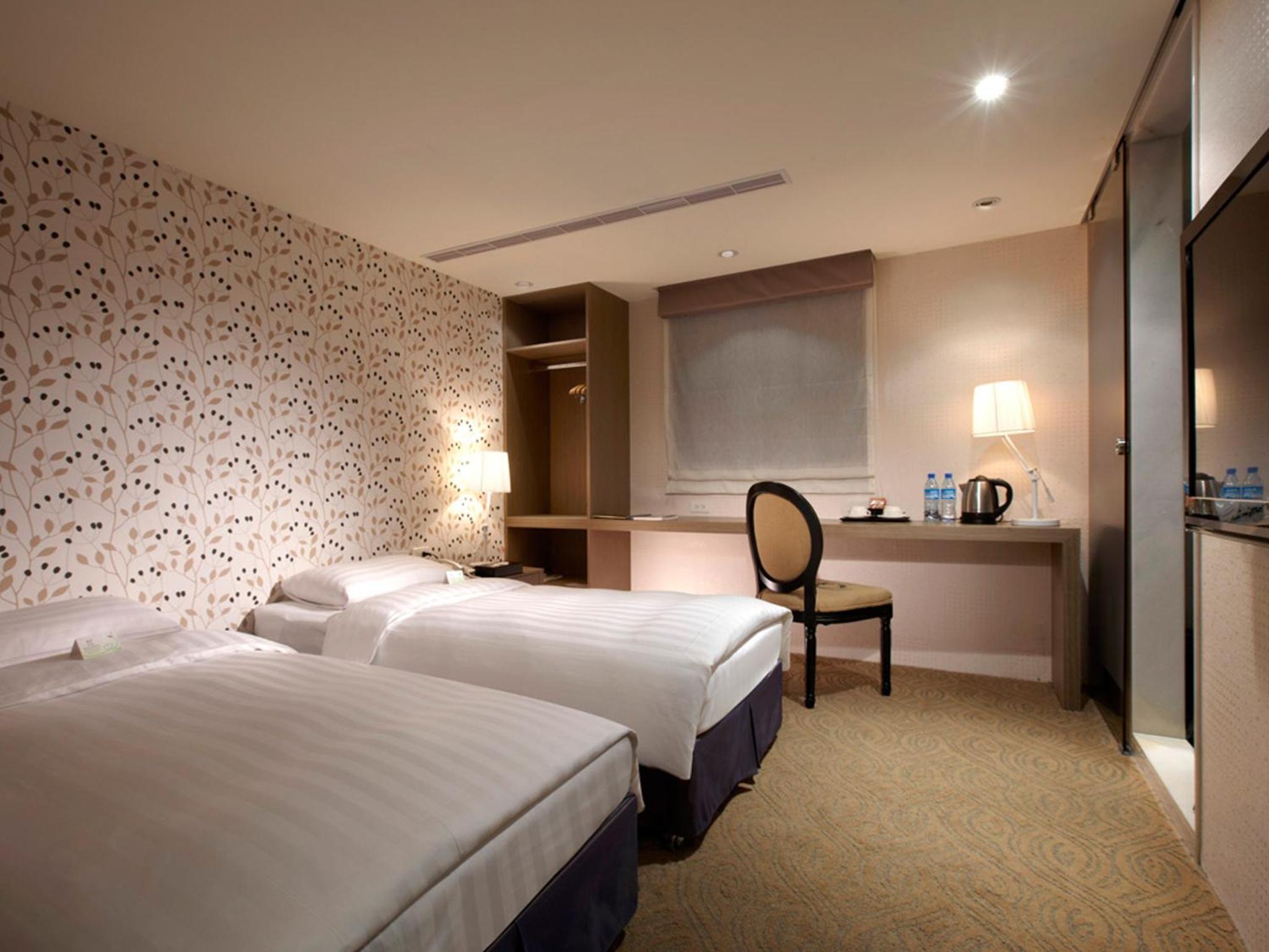 Business Twin Room photo 2