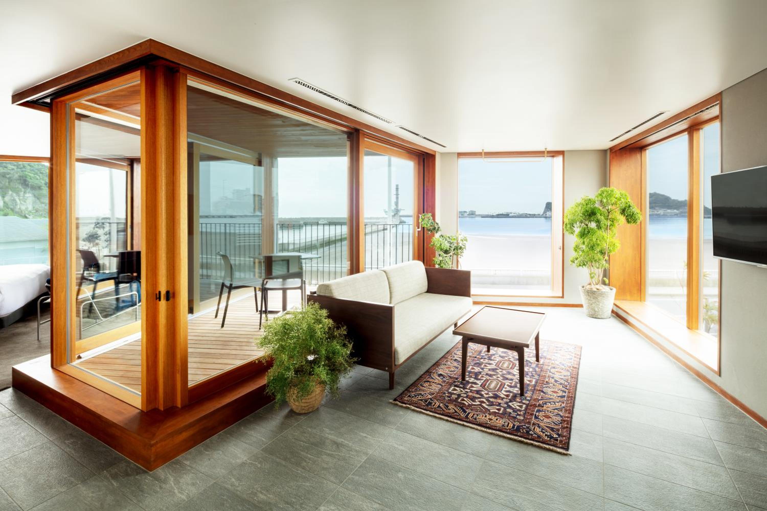 Suite Room - Photo 1