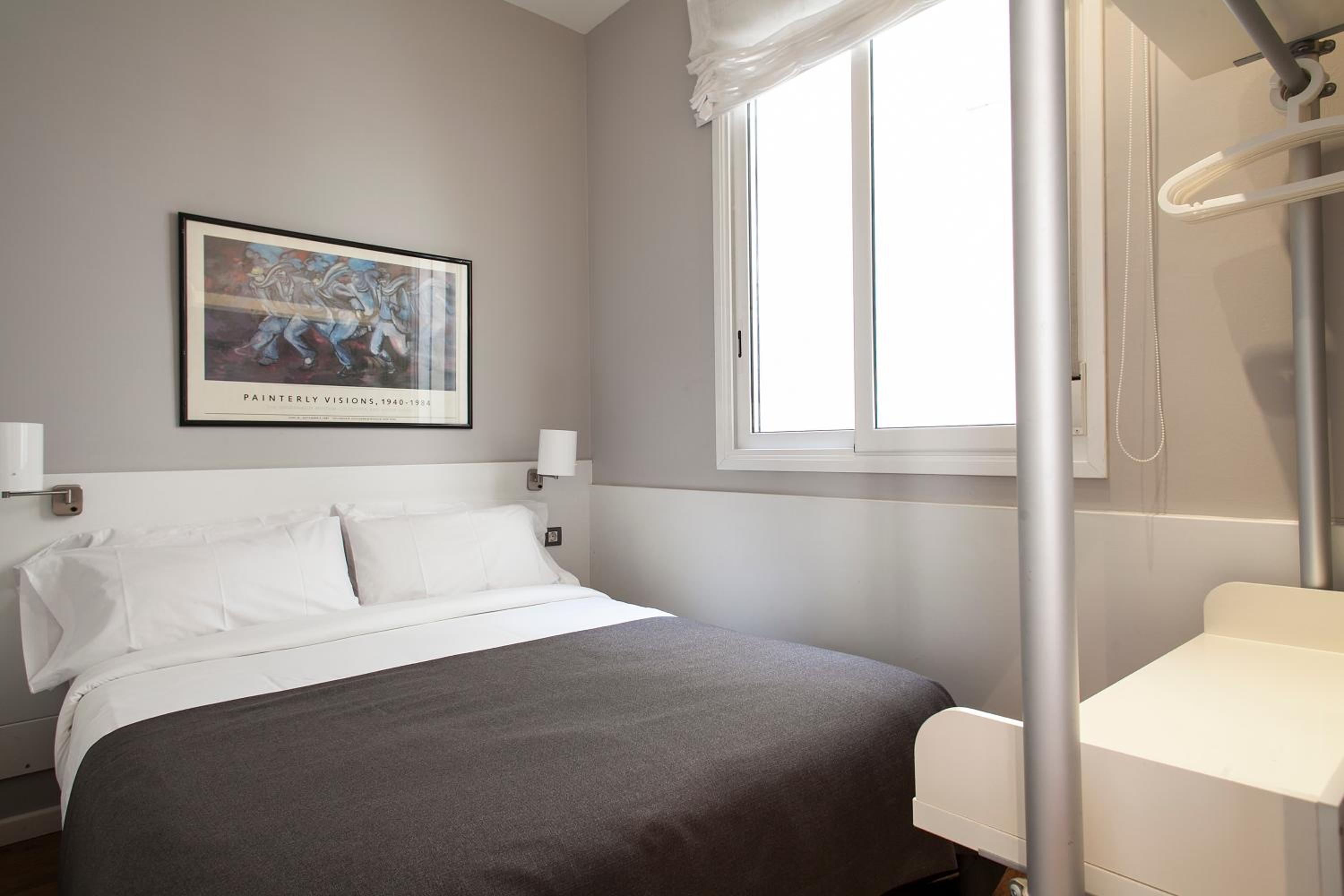 Two-Bedroom Apartment with Terrace photo 2