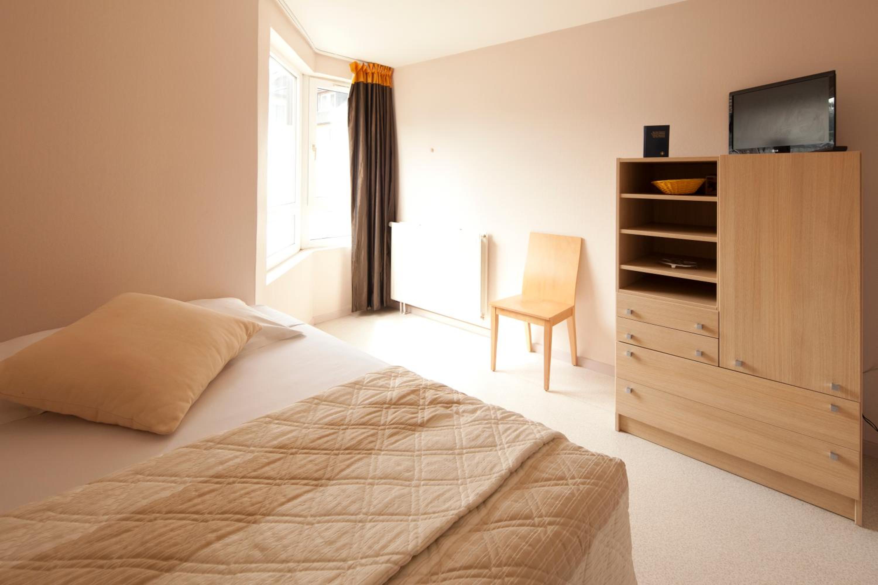 Double Studio (2 Adults) - Photo 2