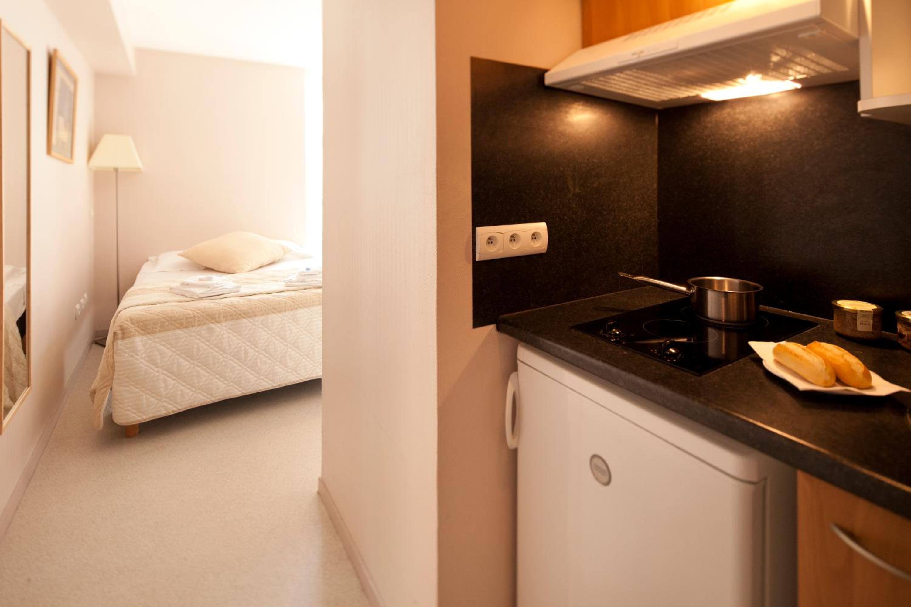 Double Studio (2 Adults) - Photo 5