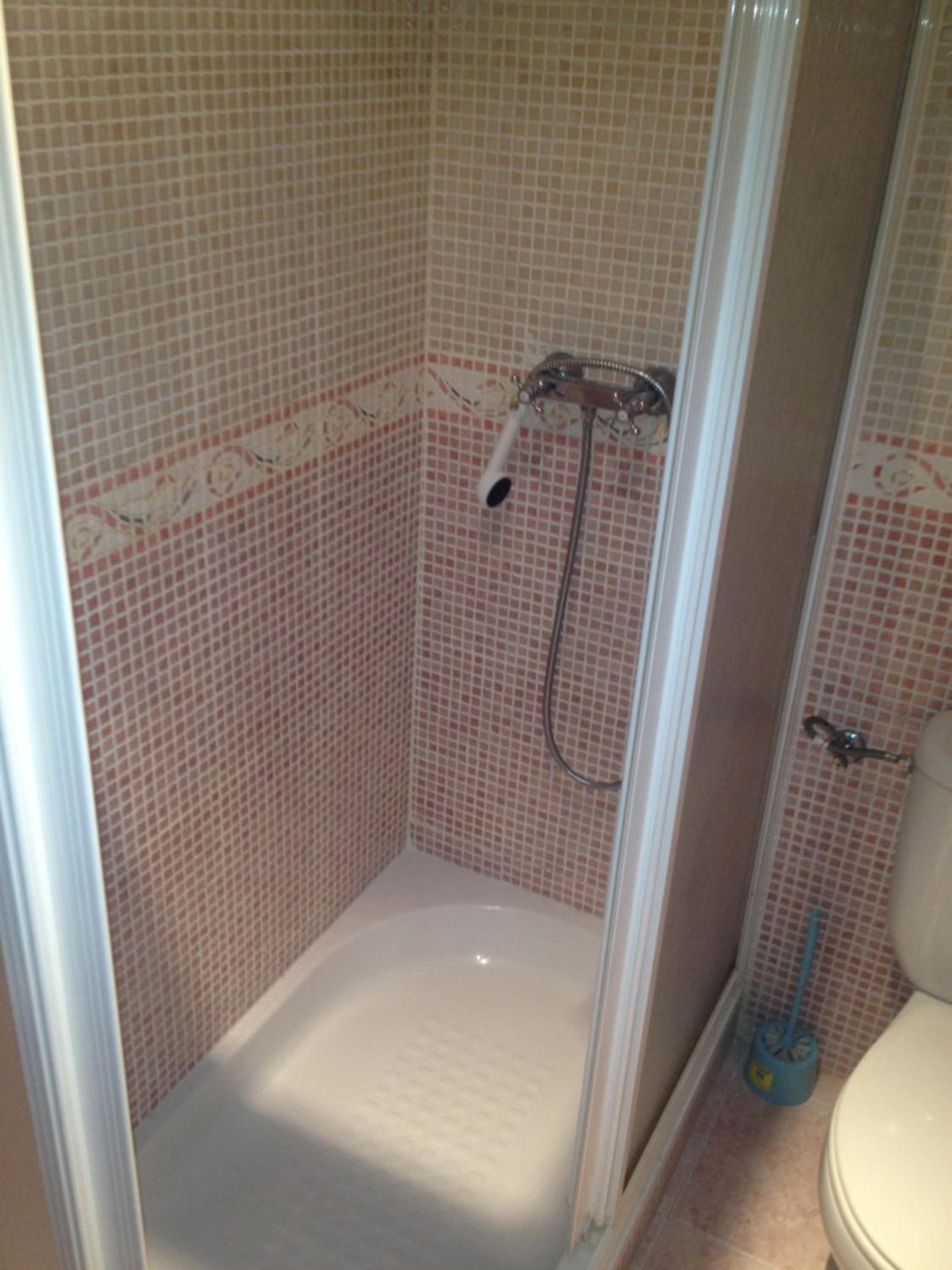 Twin Room - Photo 3