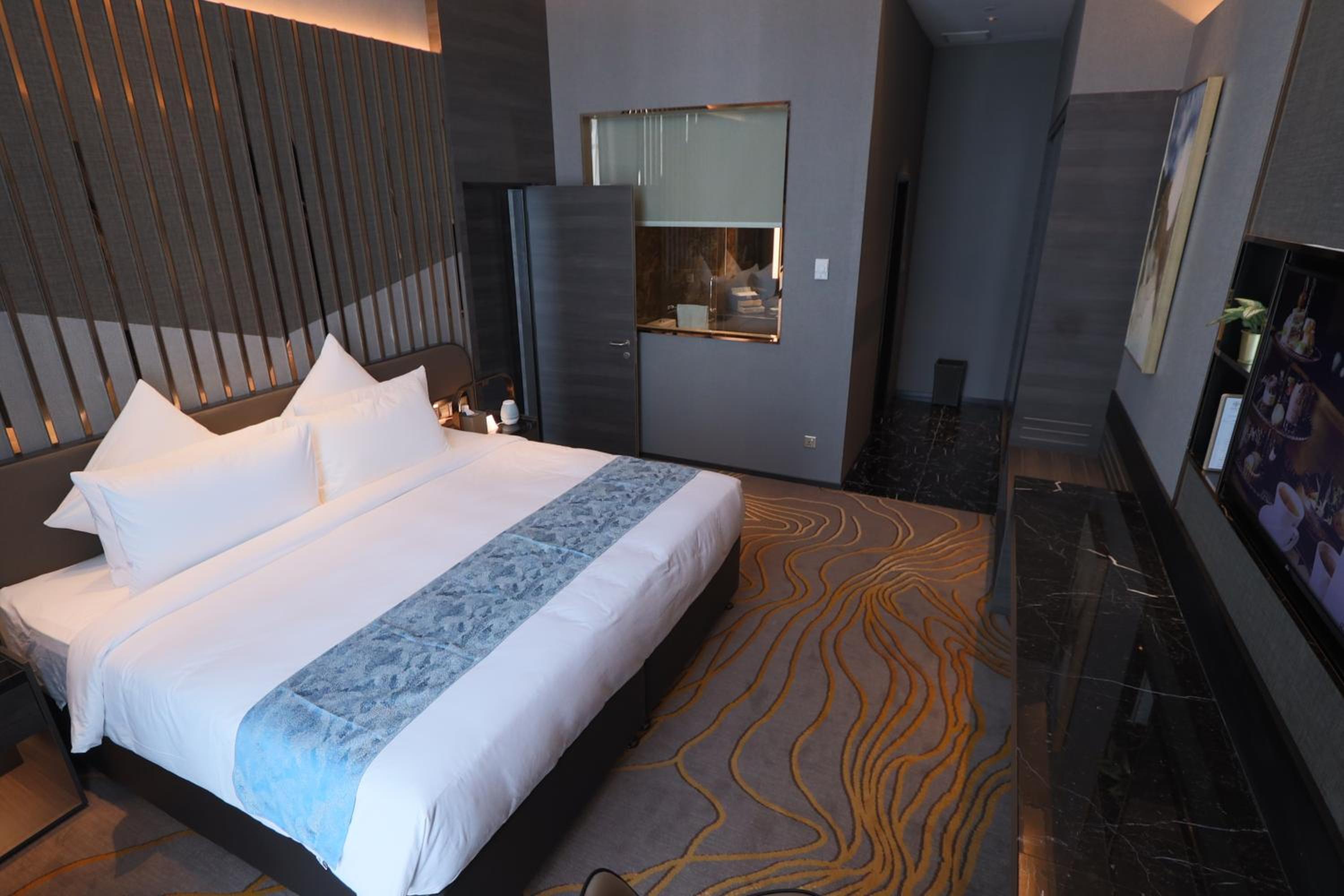 Merchant Suite - Photo 3