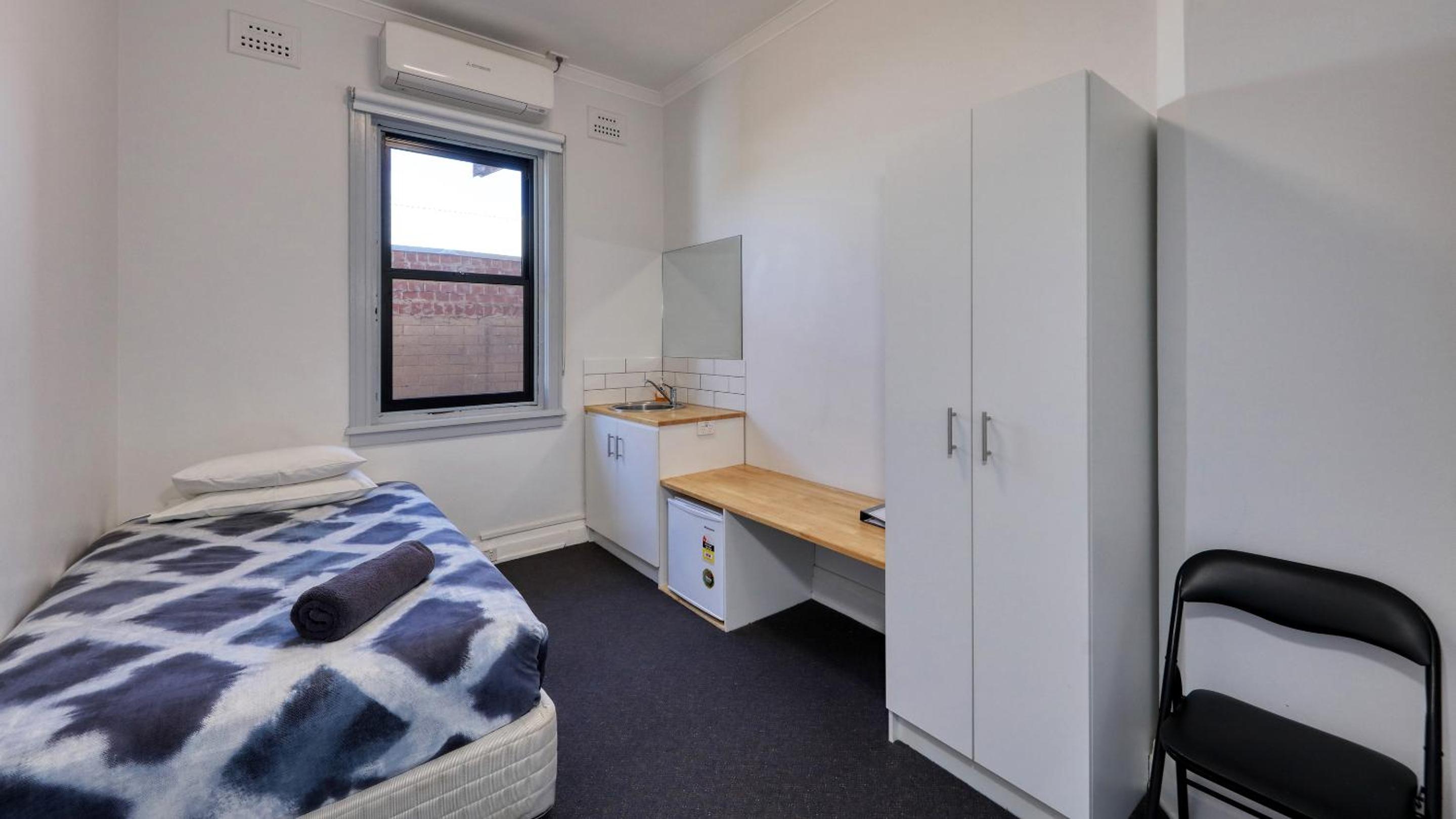 Budget Single Room photo 2