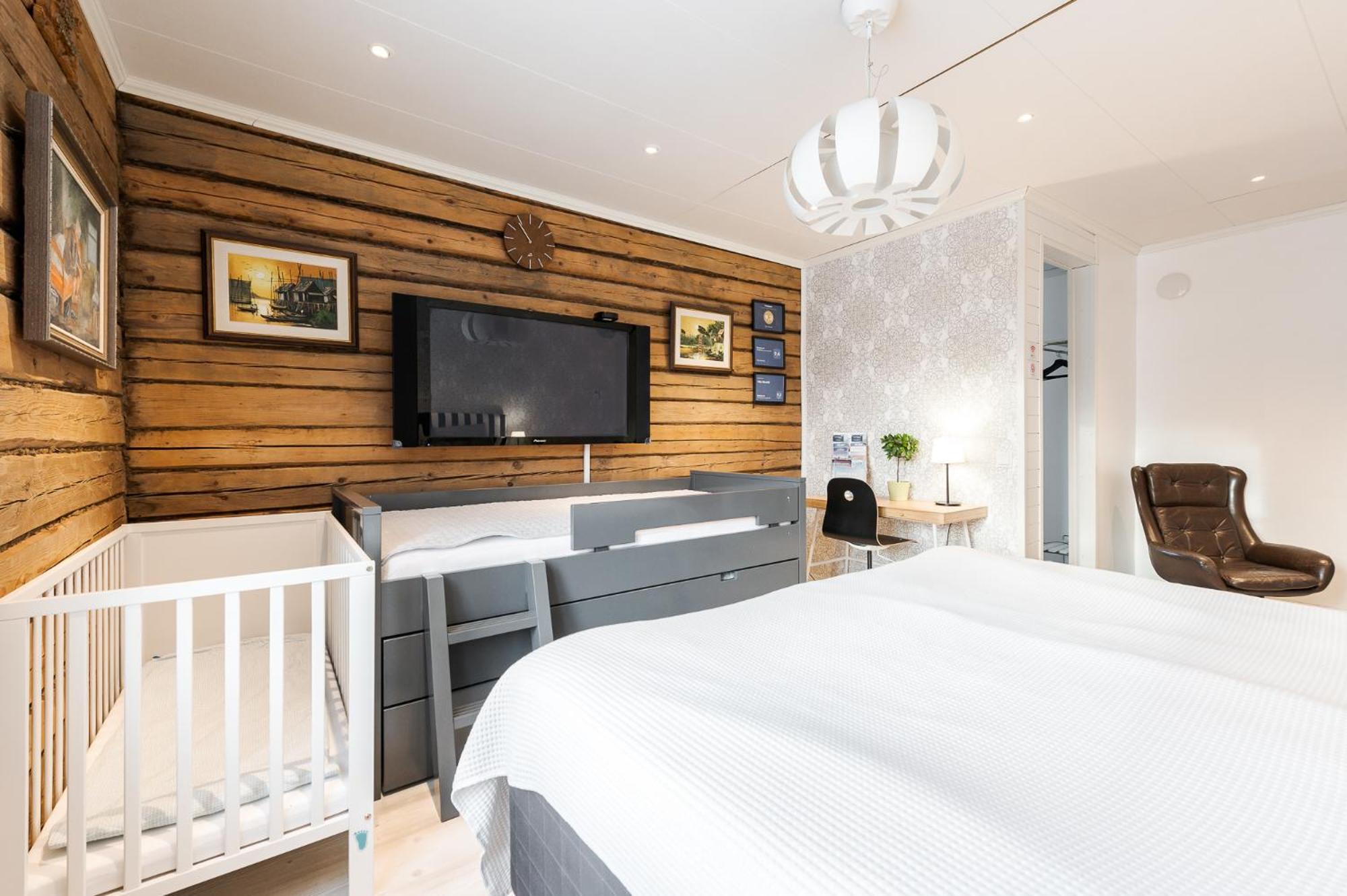 One-Bedroom Apartment - Photo 13