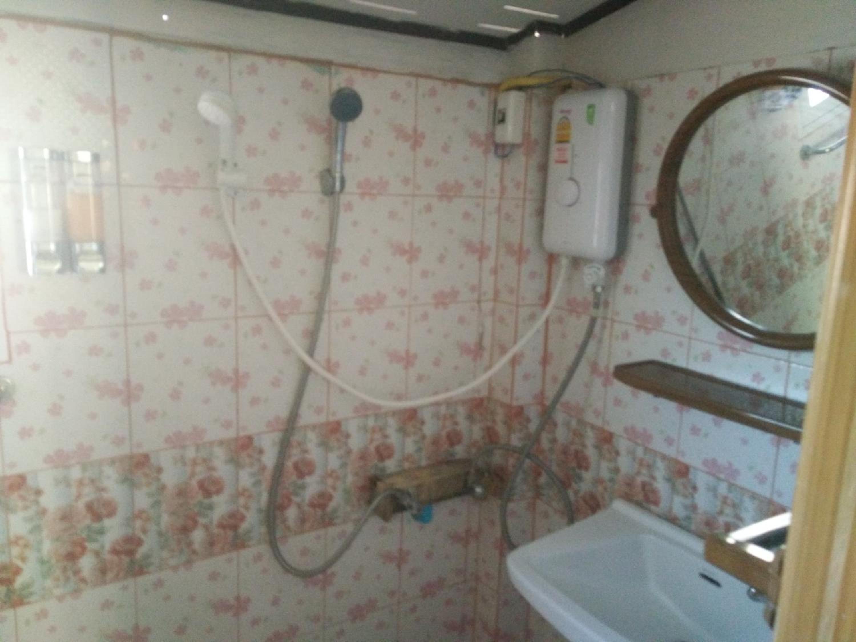 Deluxe Double Room with Extra Bed - Photo 7