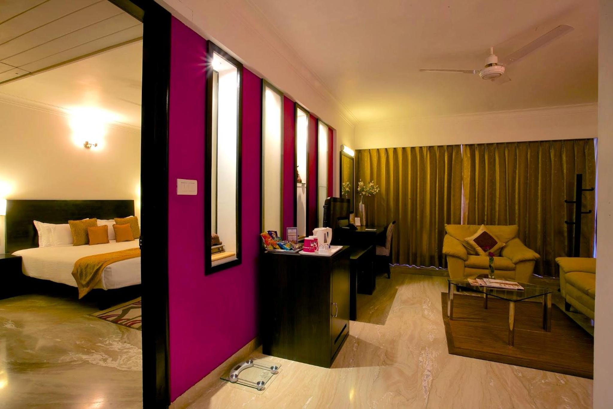 Suite - Photo 1