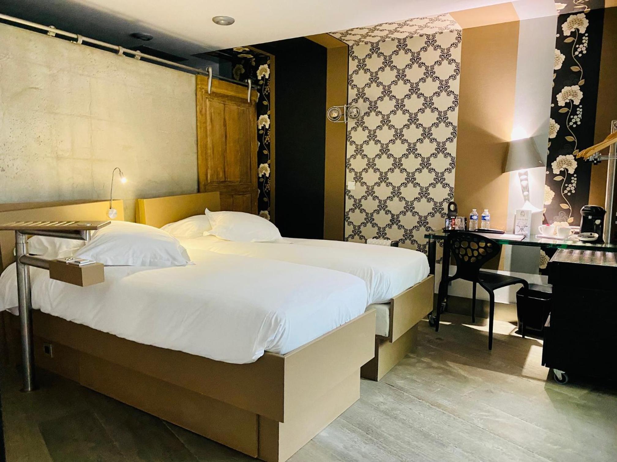 Double or Twin Room with Bathroom