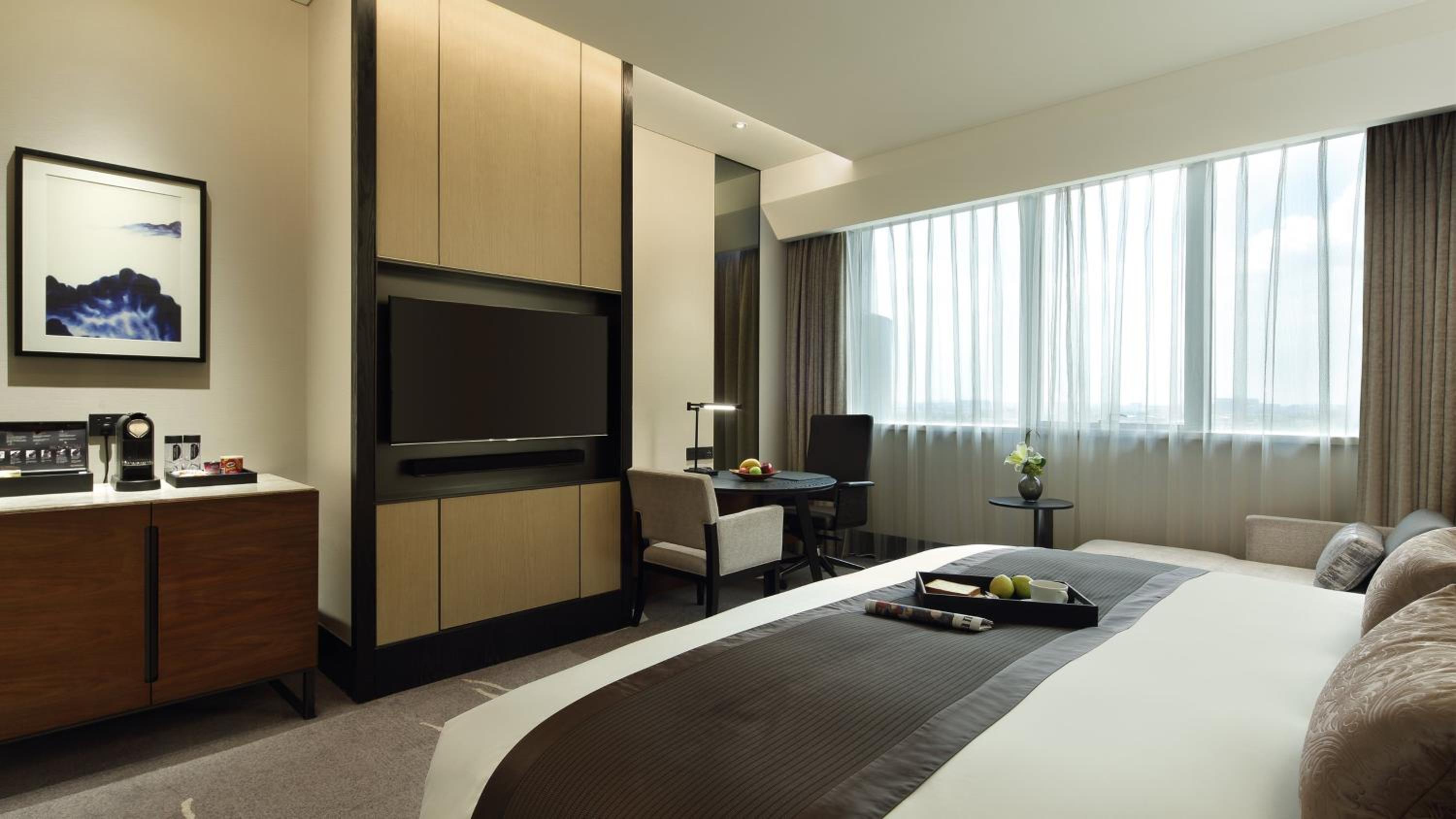Classic King Room - Club Lounge Access