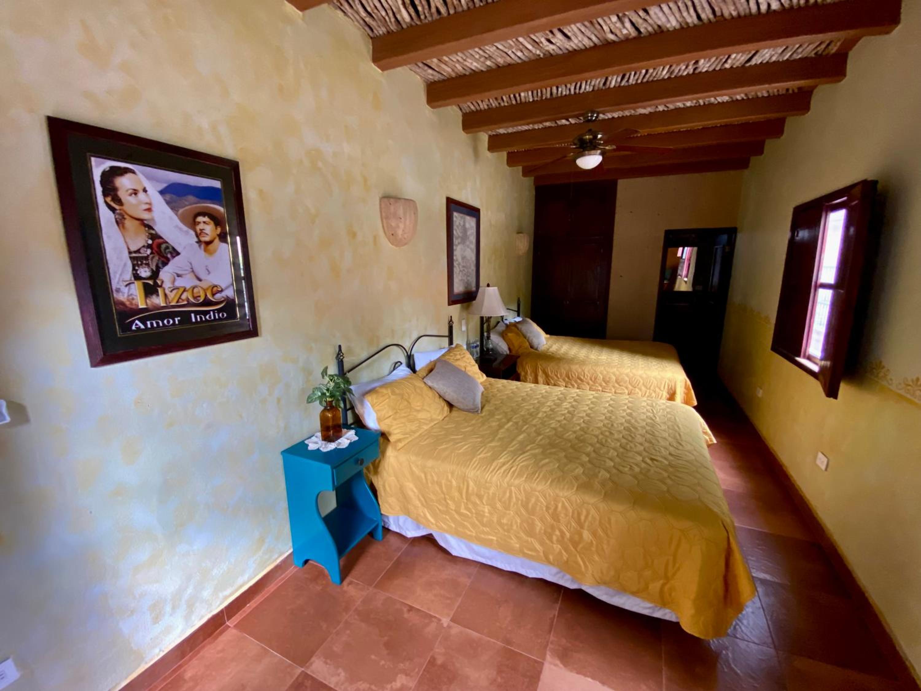 Twin Room with Pool View - Photo 5