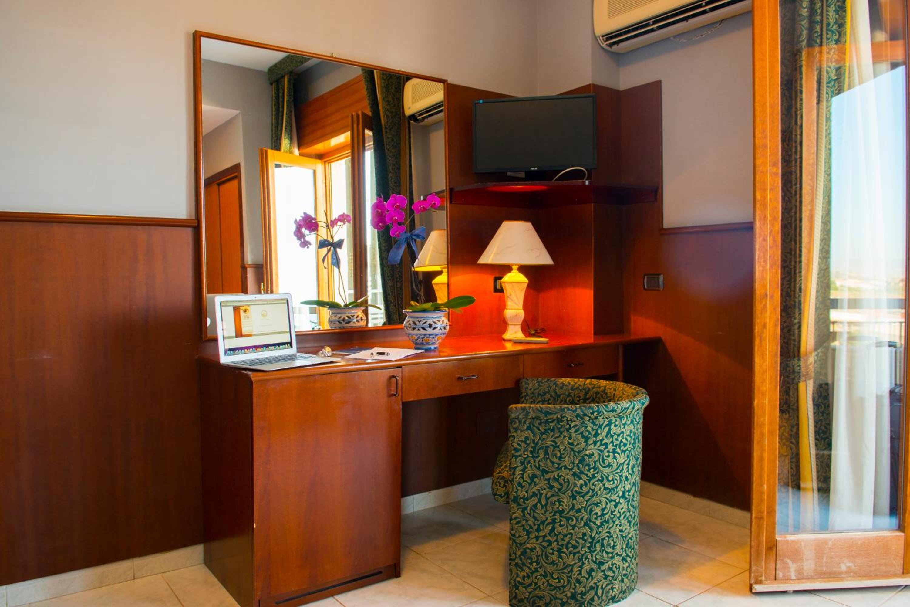 Quadruple Room - Photo 6