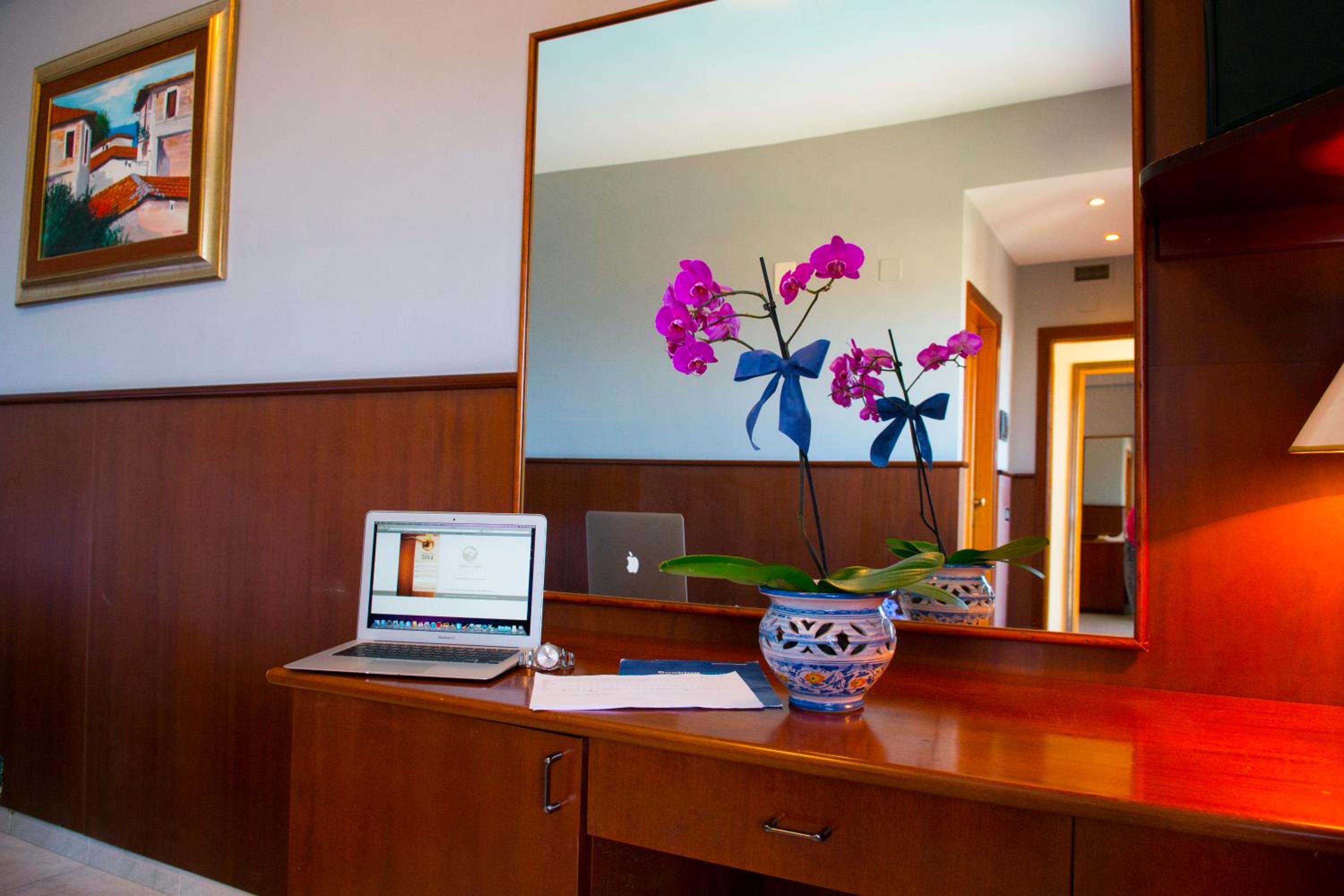 Double Room - Photo 7