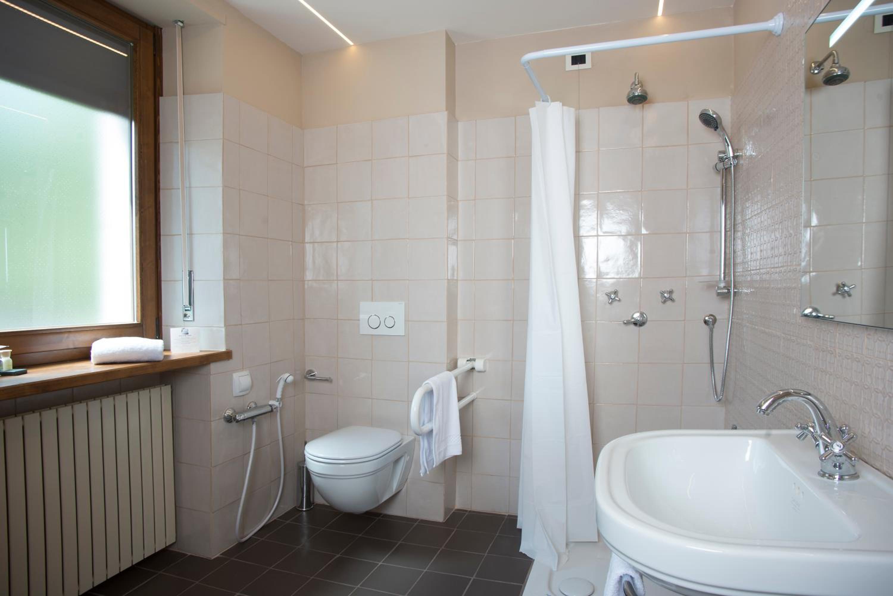 Double Room - Disability Access photo 2