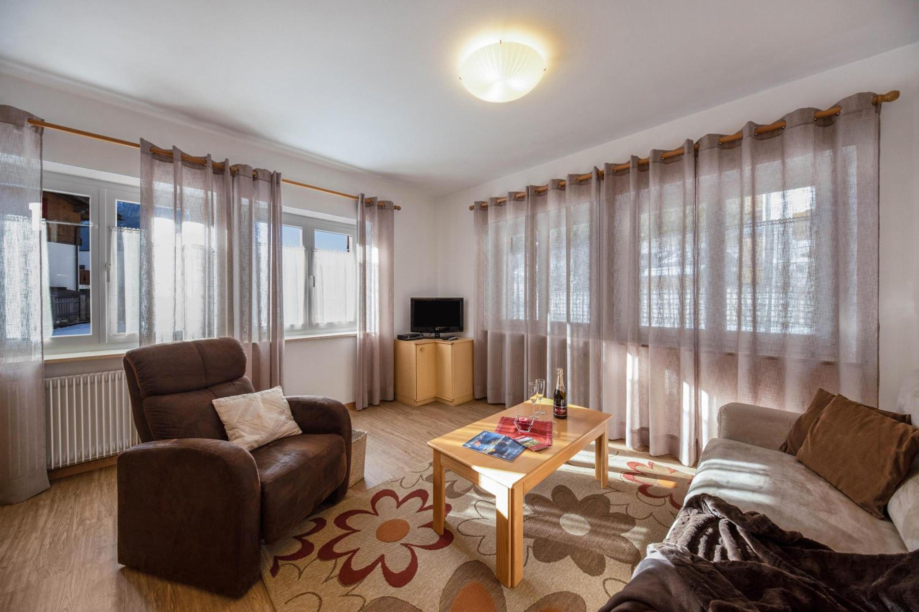 Two-Bedroom Deluxe Apartment with Garden View