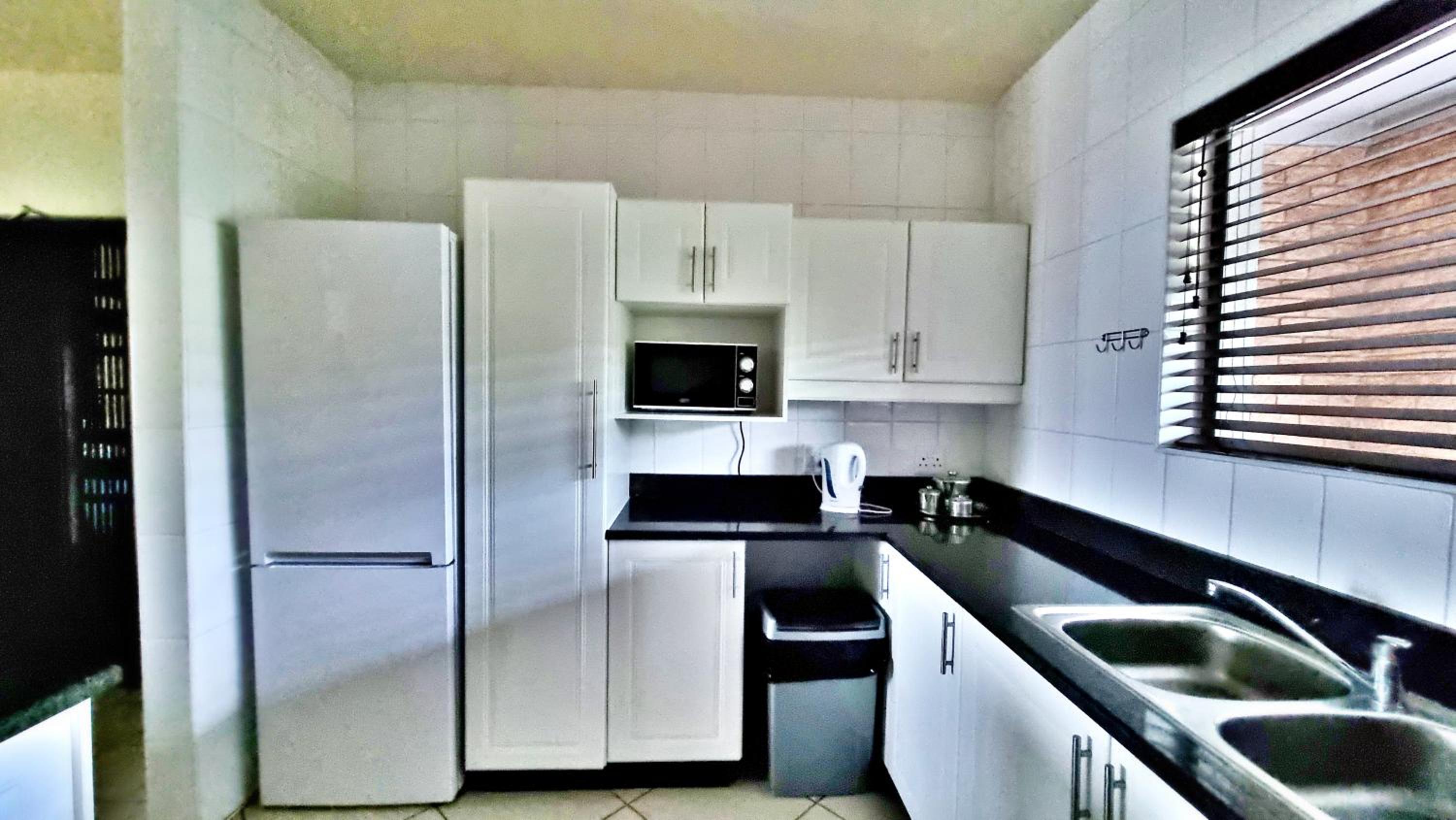 Apartment - Photo 2