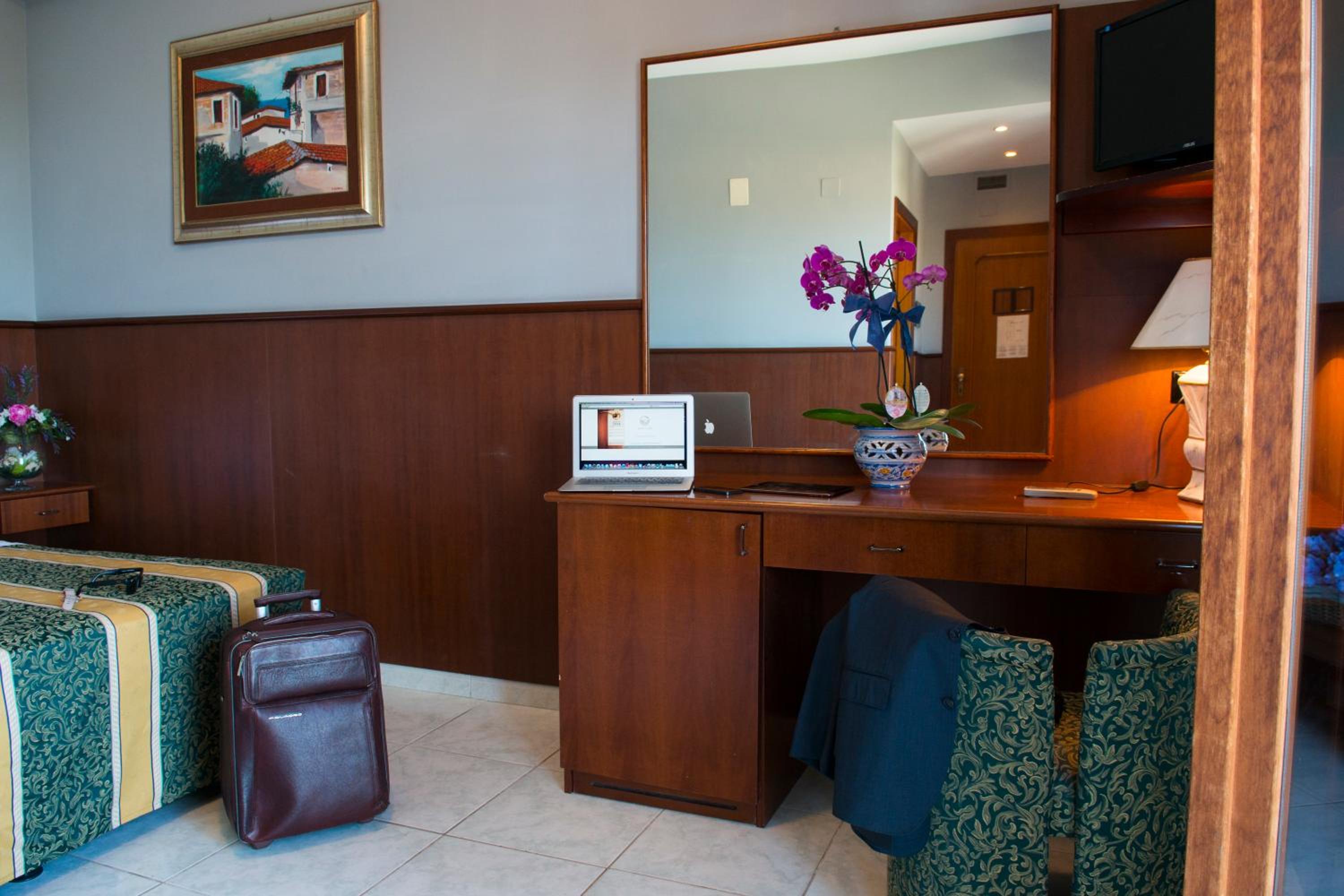 Double Room - Photo 2