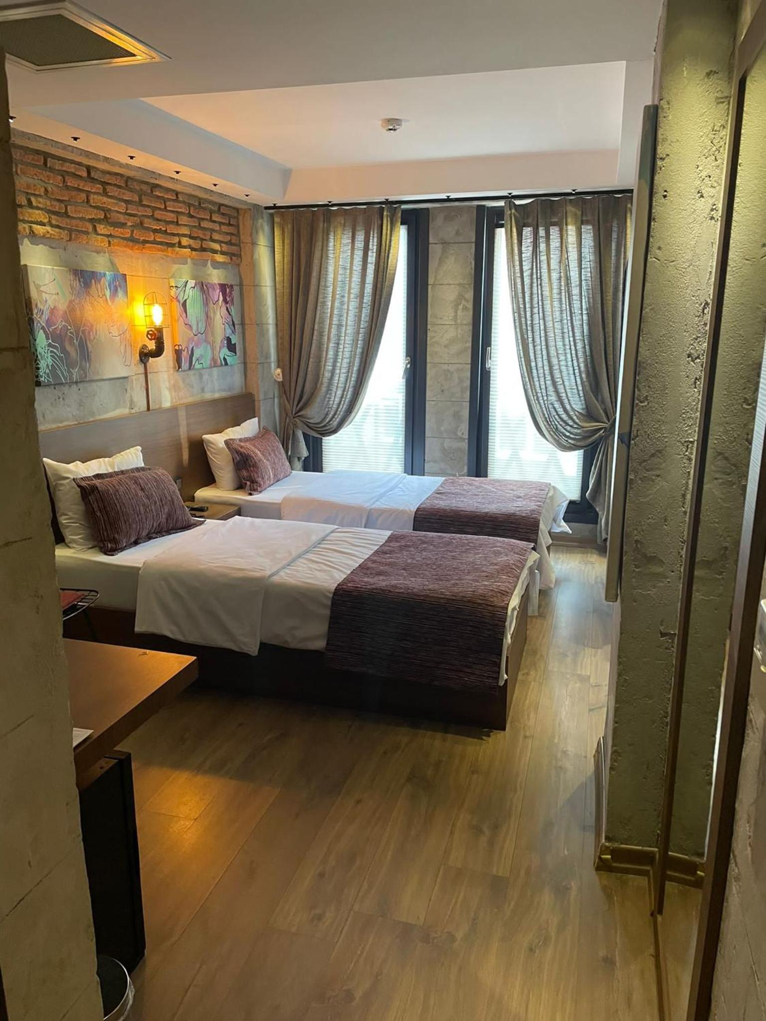 Standard Twin Room photo 3