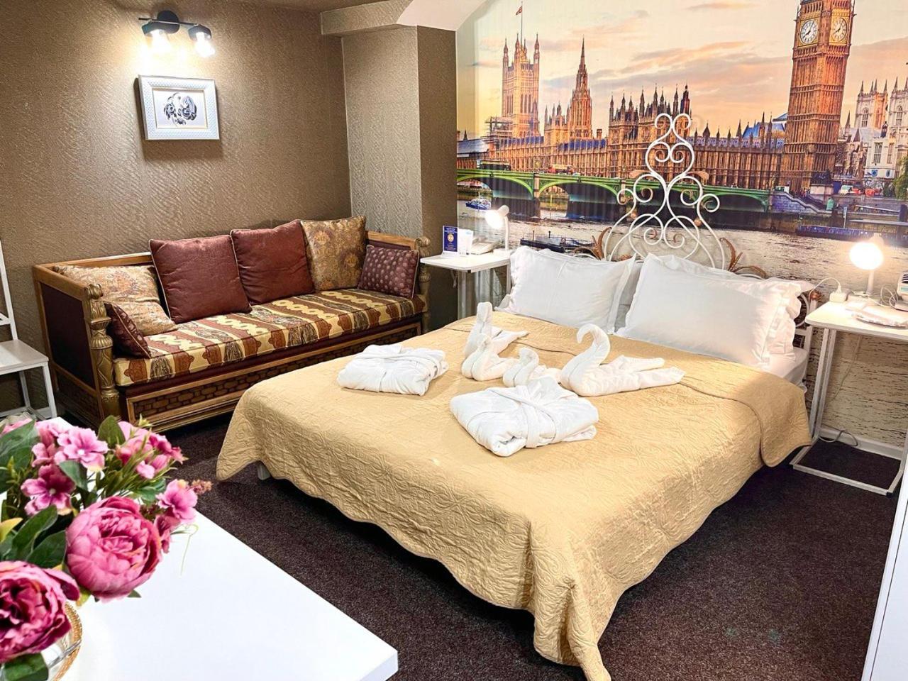 Double Room with Shared Bathroom photo 1