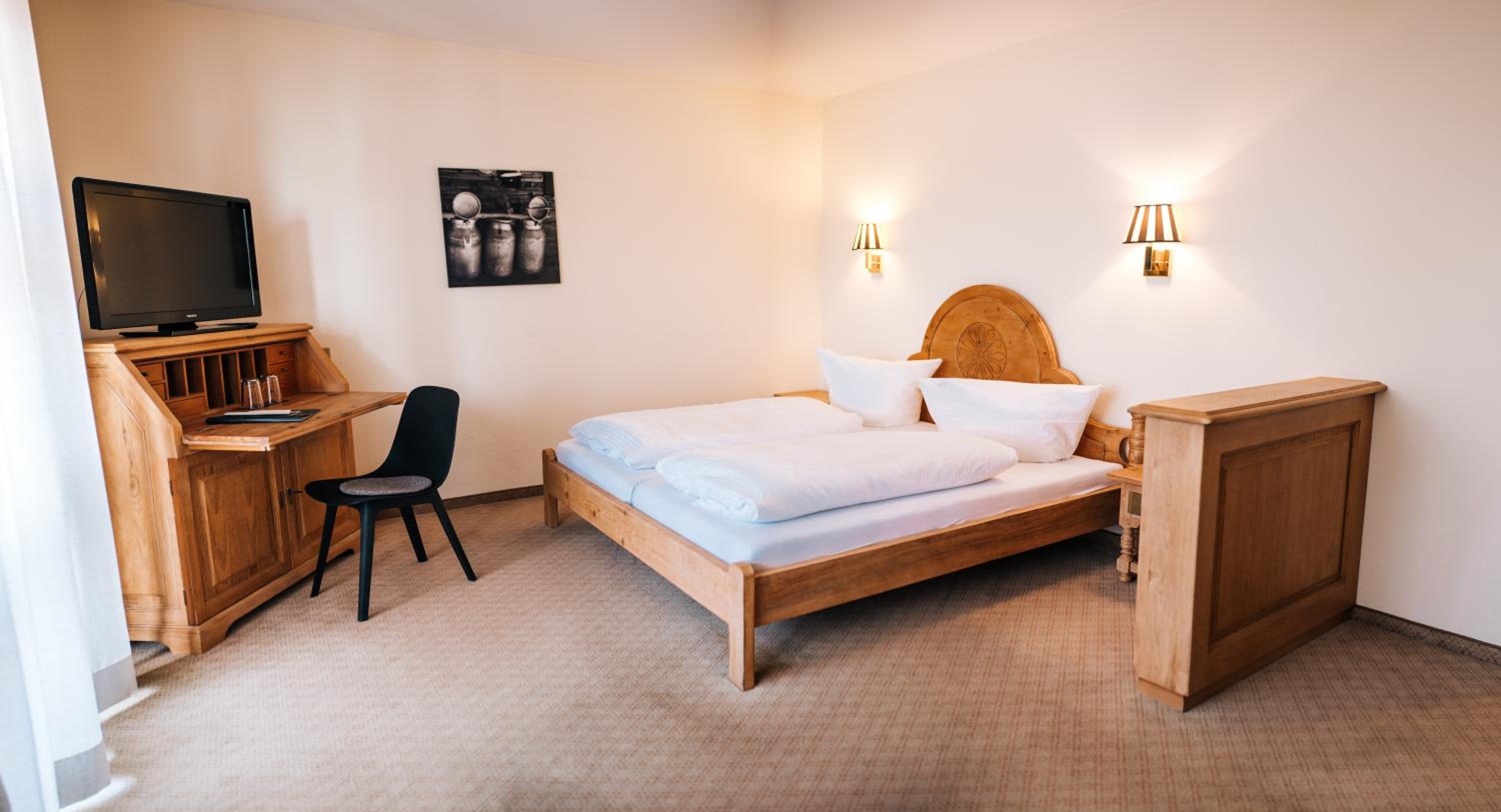 Queen Room photo 1