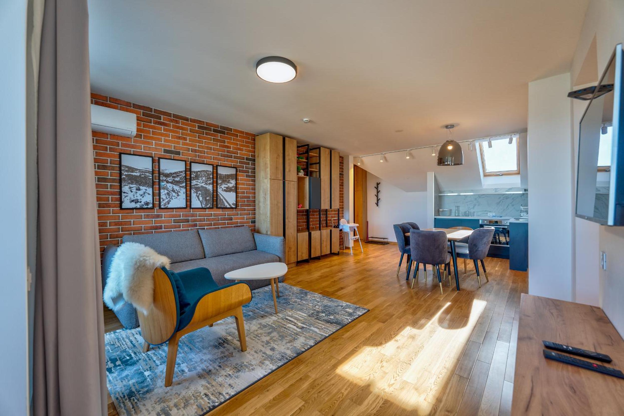 Deluxe Family Suite photo 1