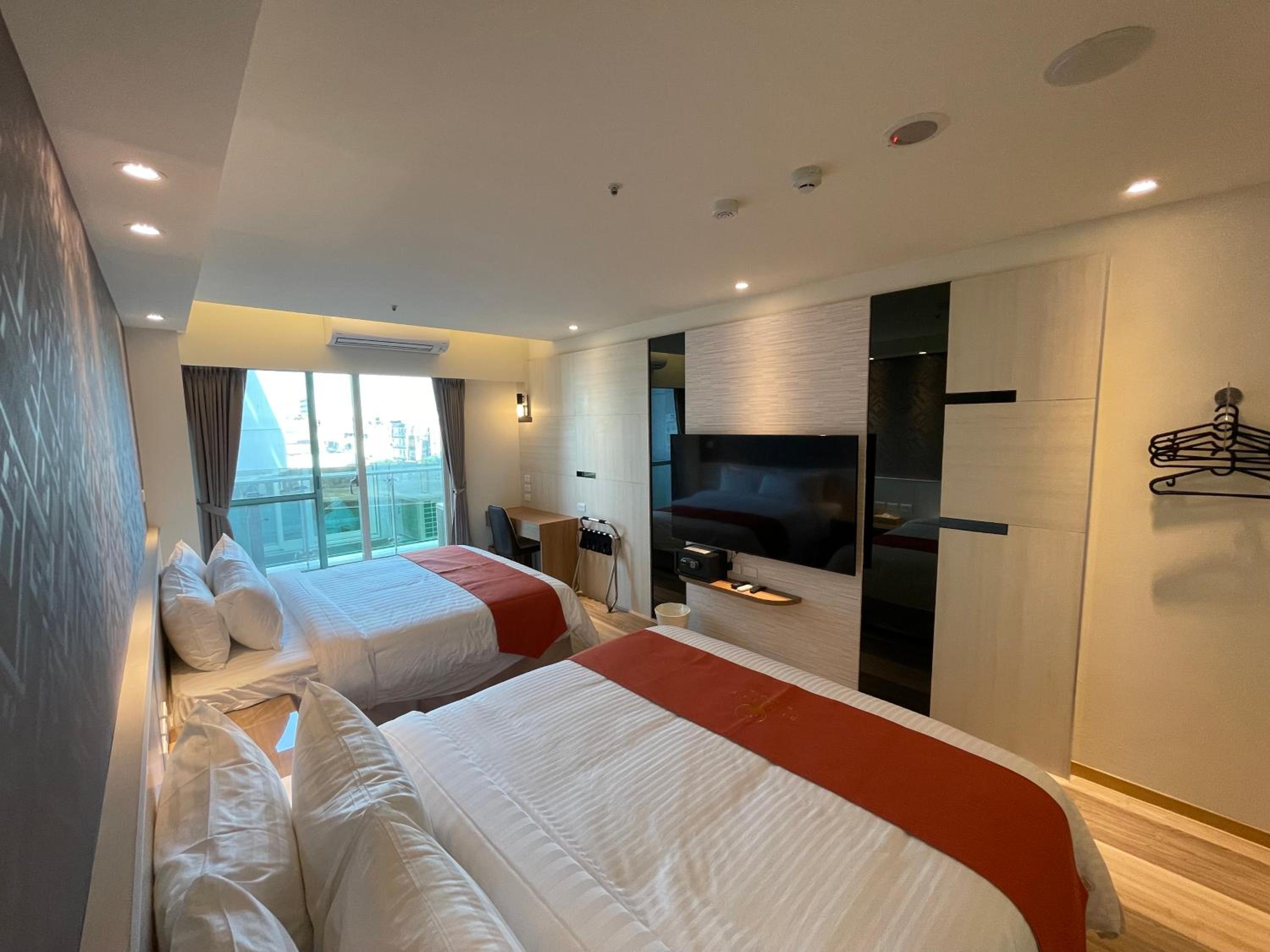 Deluxe Quadruple Room