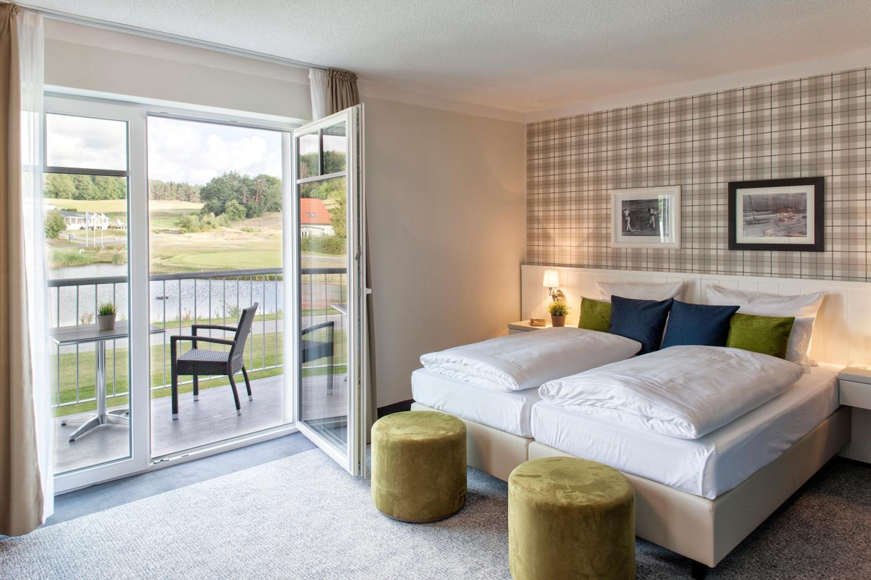 Comfort Double Room with View of the Golf Course photo 3