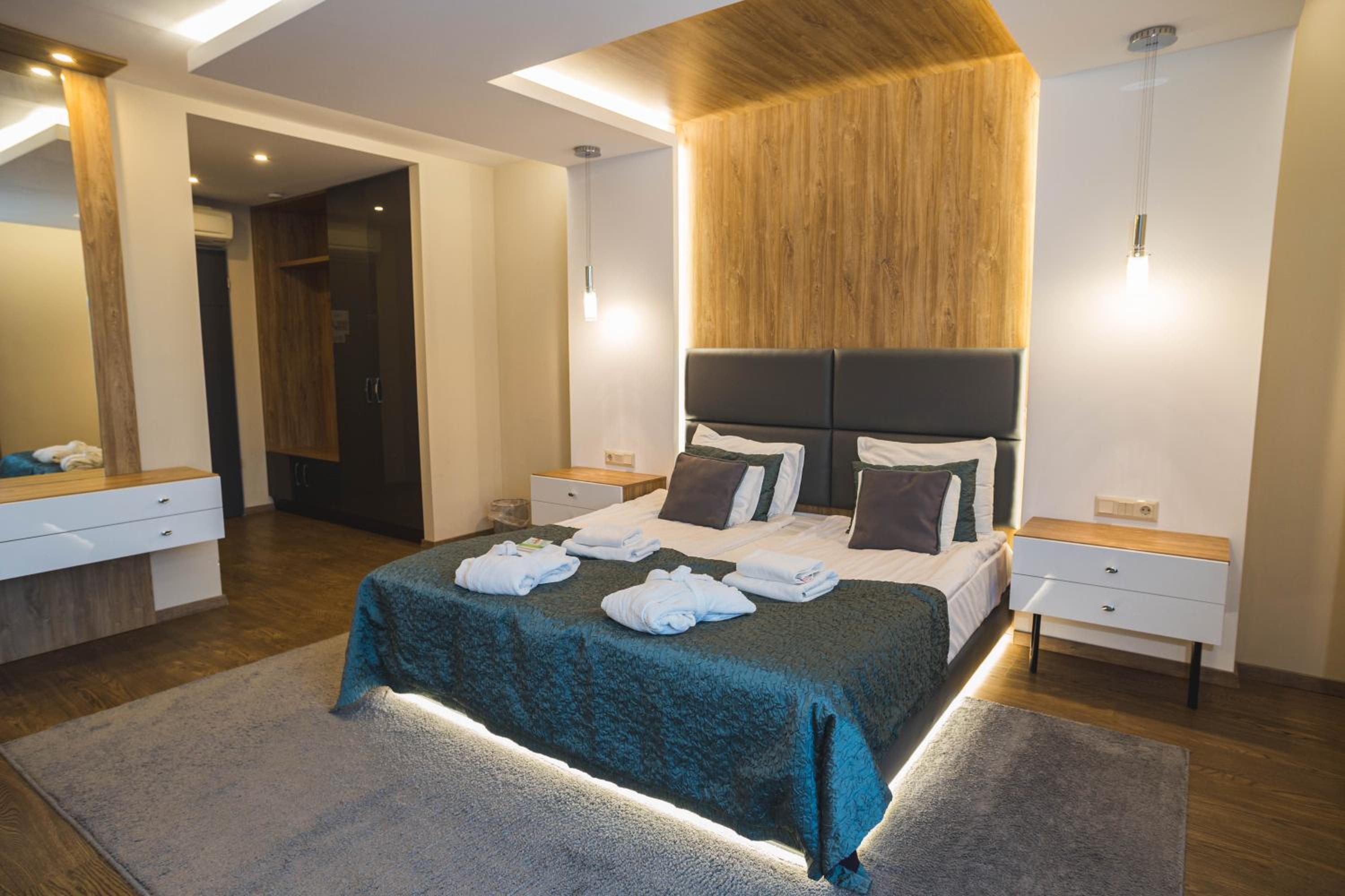 Deluxe Double Room with Balcony photo 1