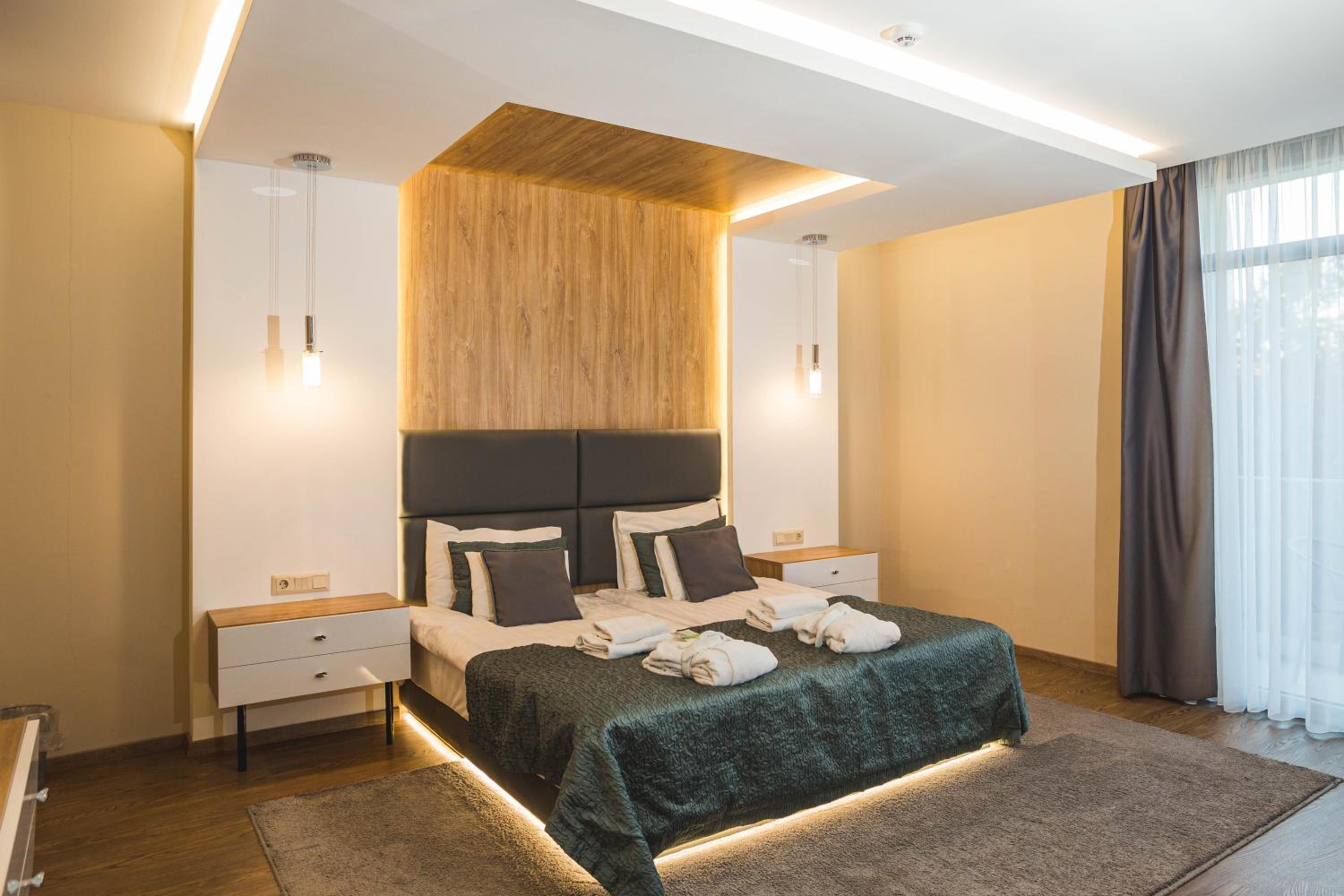 Deluxe Double Room with Balcony photo 3