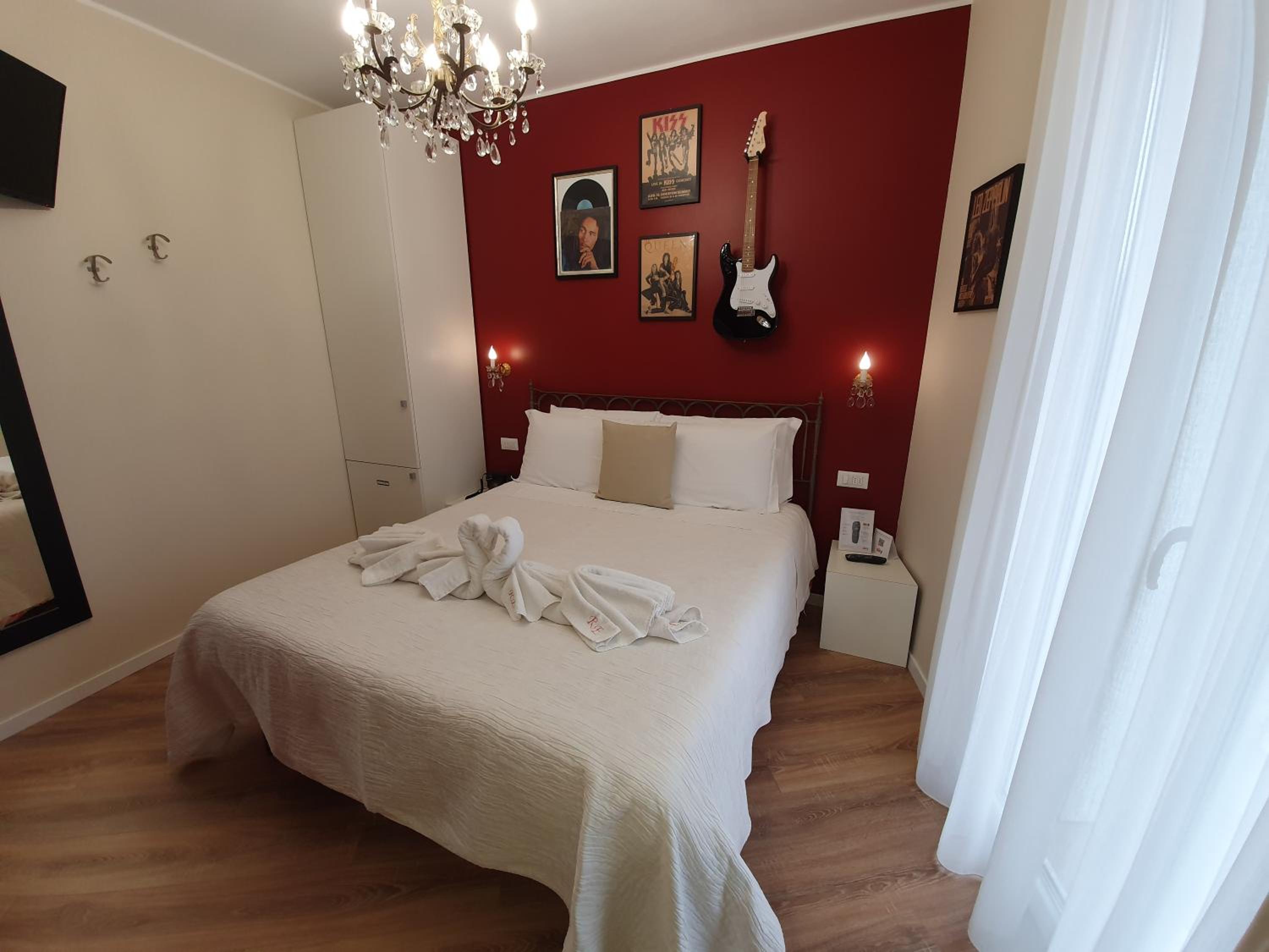 Standard Double Room - Photo 3