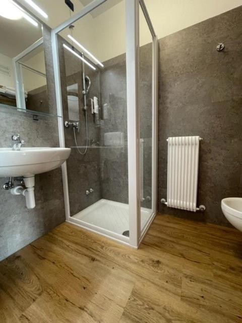 Classic Double or Twin Room photo 3