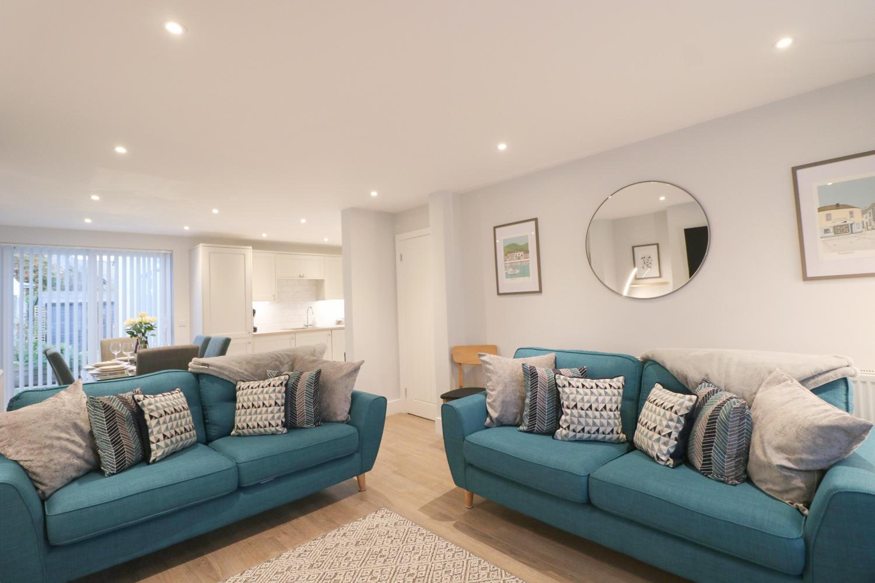 Four-Bedroom House photo 1