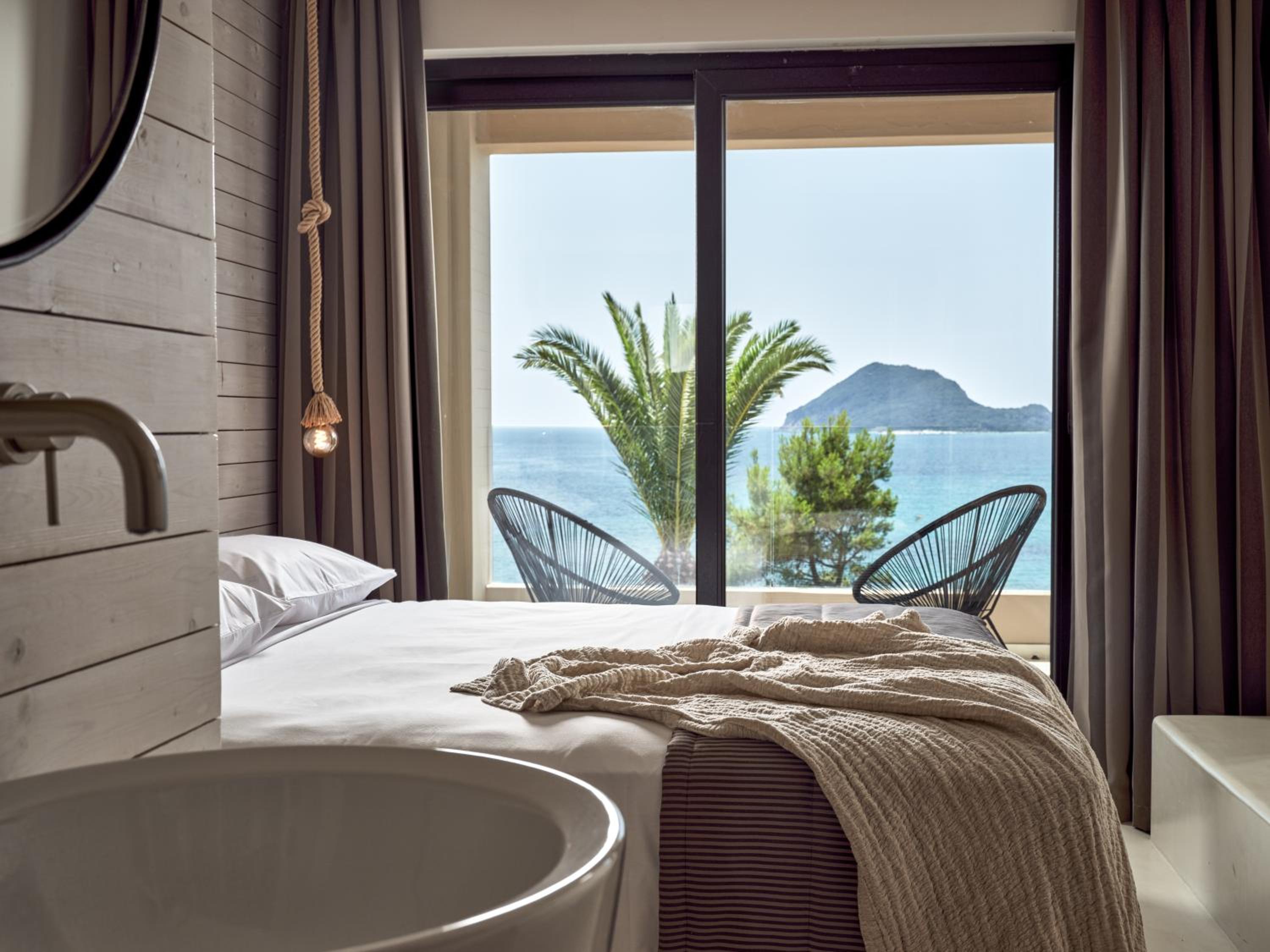 Executive Room with Sea View - Photo 3