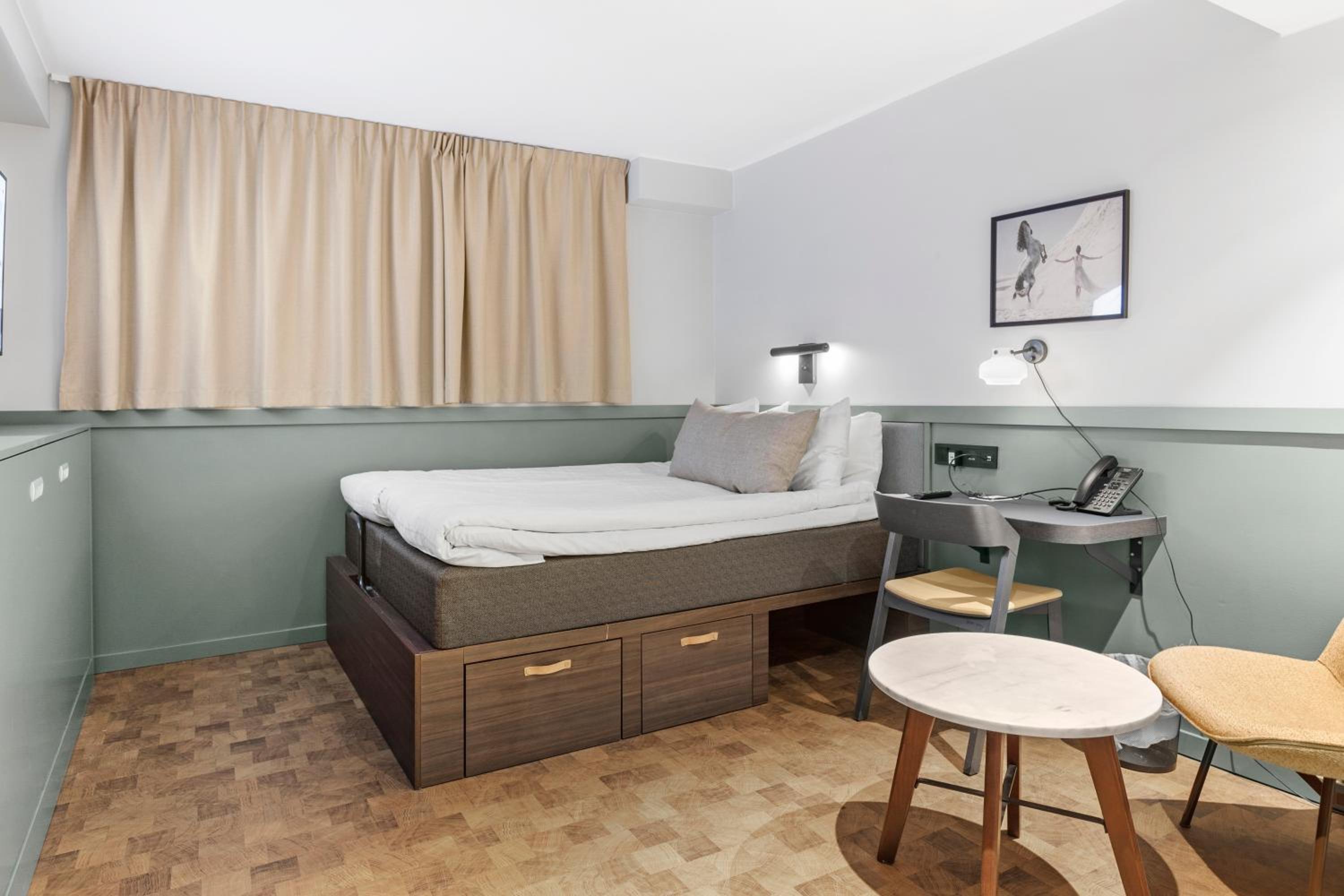 Superior Triple Room with One Queen and One Single Bed - Non-Smoking - Photo 1