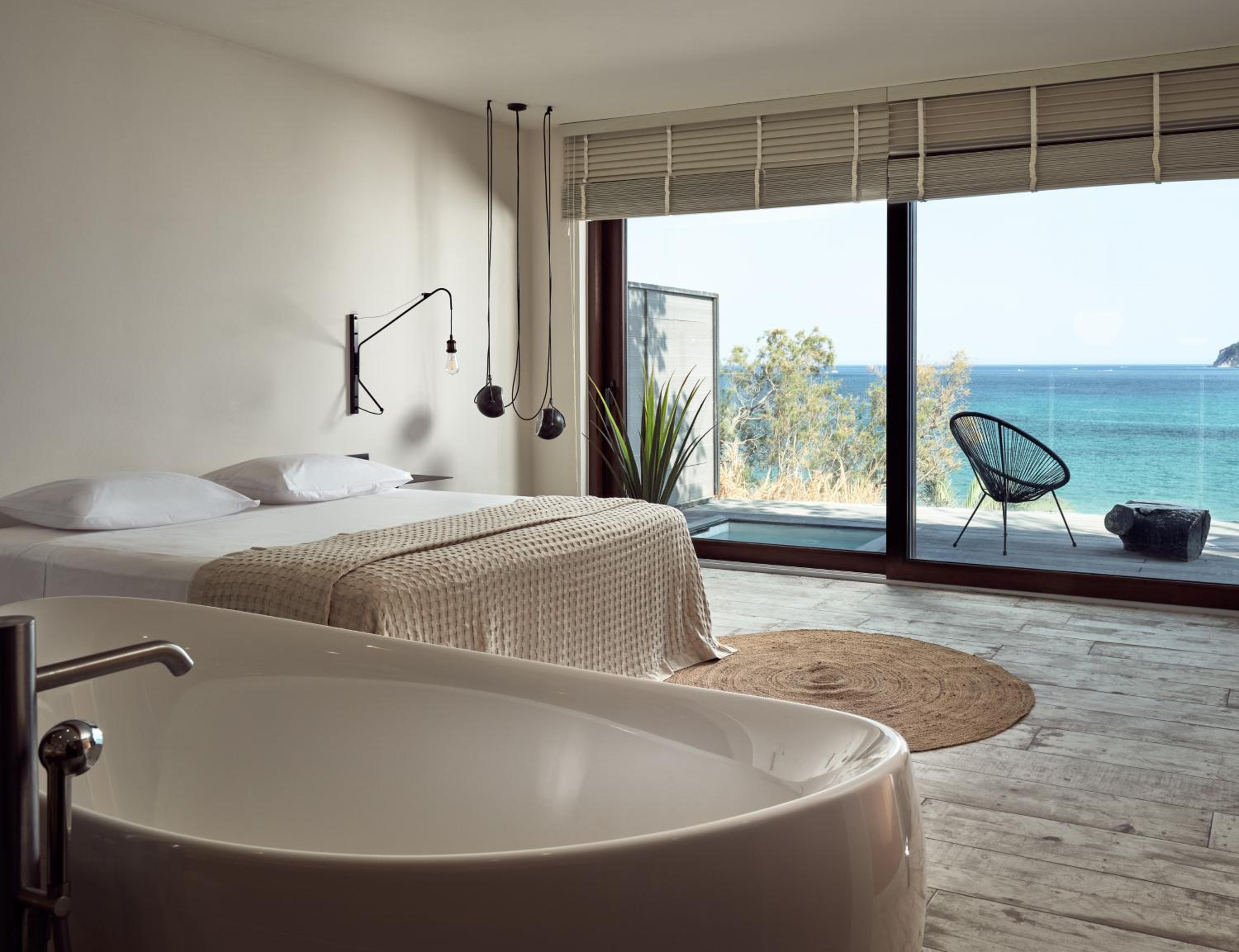 Premium Junior Suite with Outdoor Jetted Tub & Sea View - Photo 1