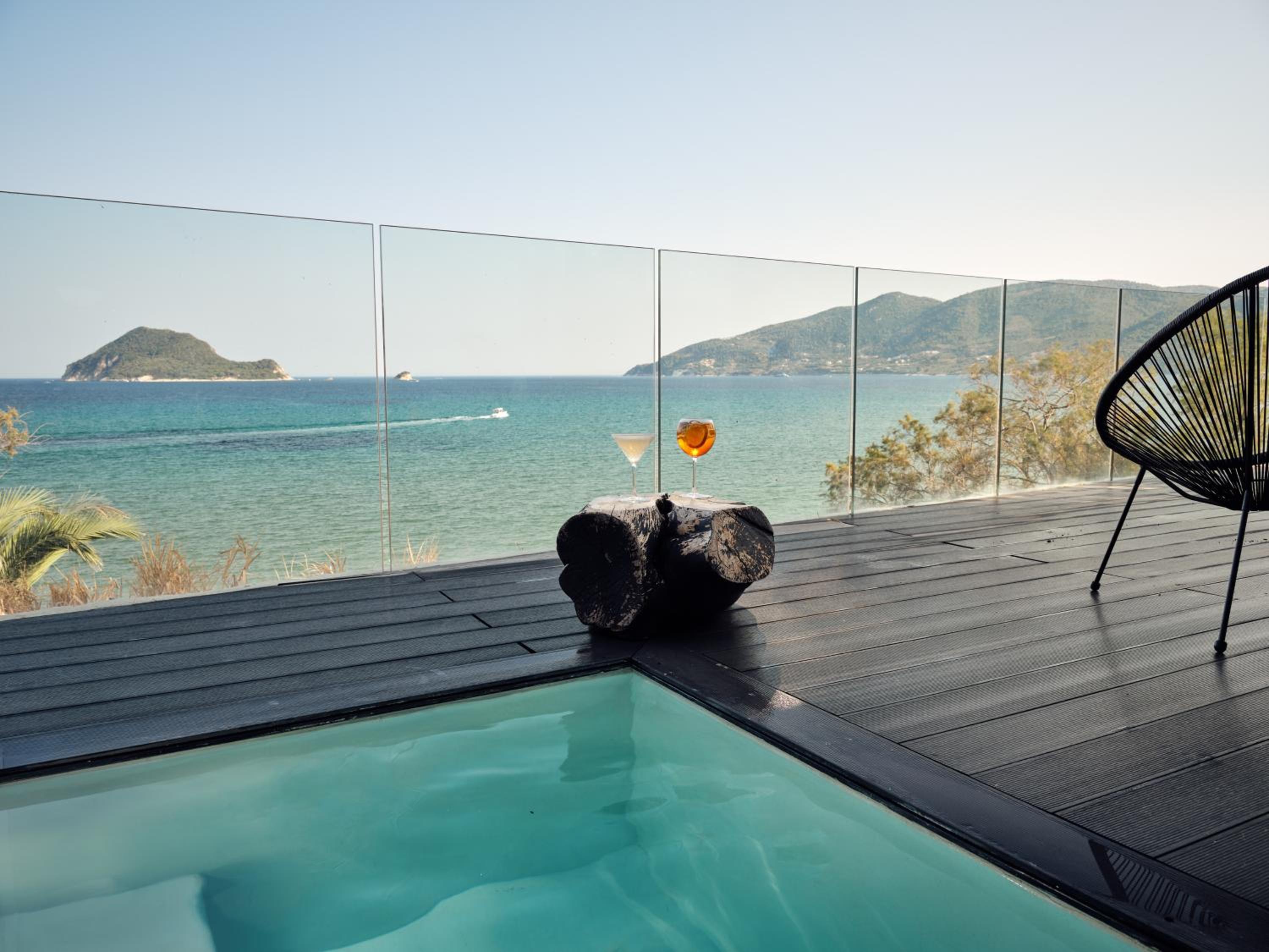 Premium Junior Suite with Outdoor Jetted Tub & Sea View - Photo 3