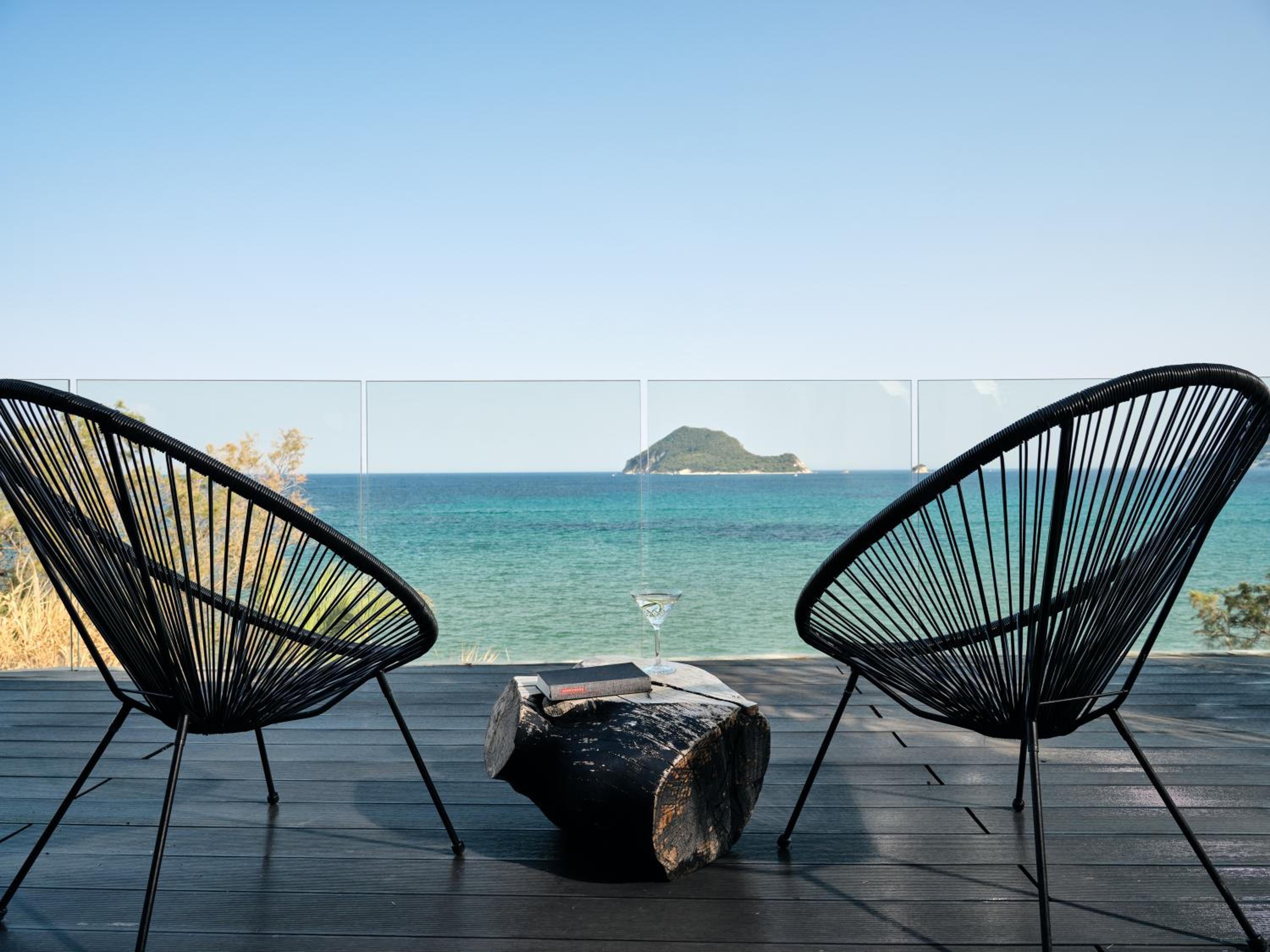 Premium Junior Suite with Outdoor Jetted Tub & Sea View - Photo 4