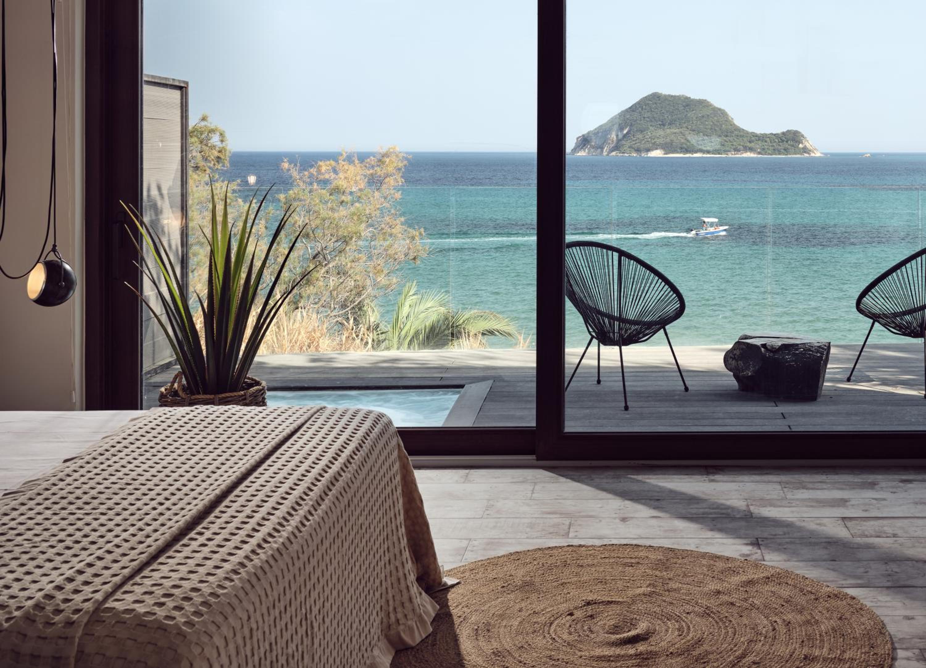 Premium Junior Suite with Outdoor Jetted Tub & Sea View - Photo 2