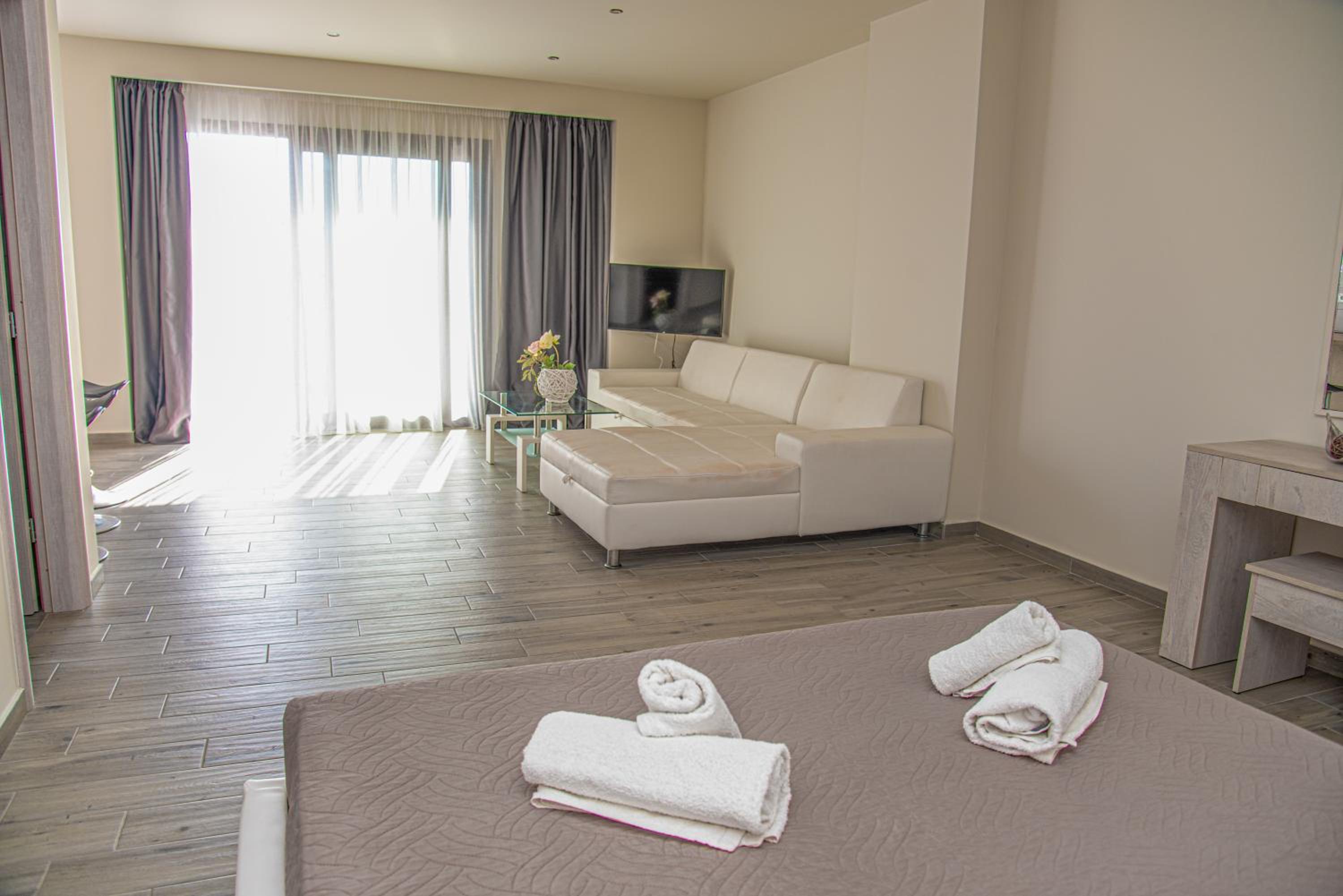 Queen Suite photo 3