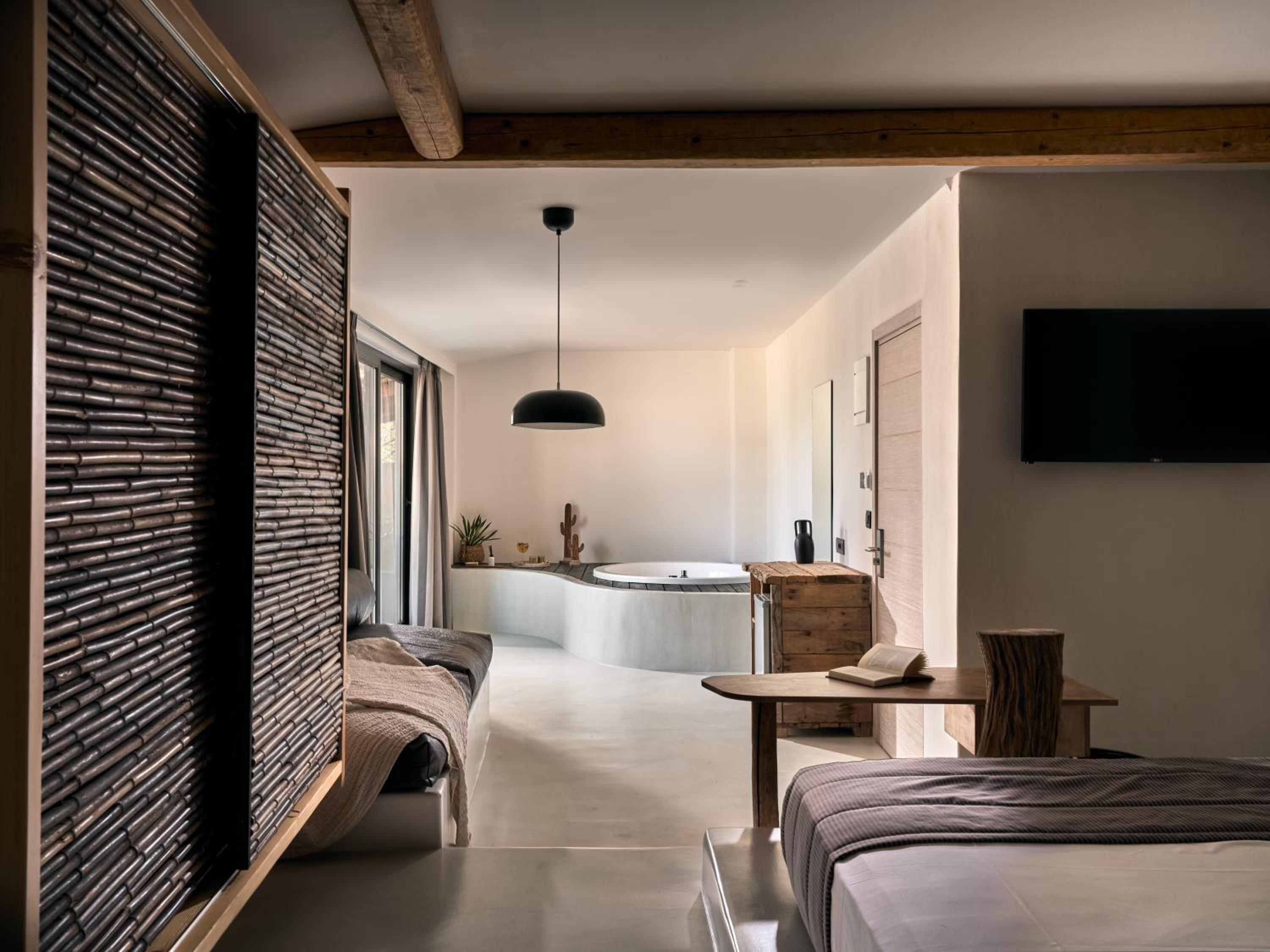 Executive Junior Suite with Landscape View - Photo 4