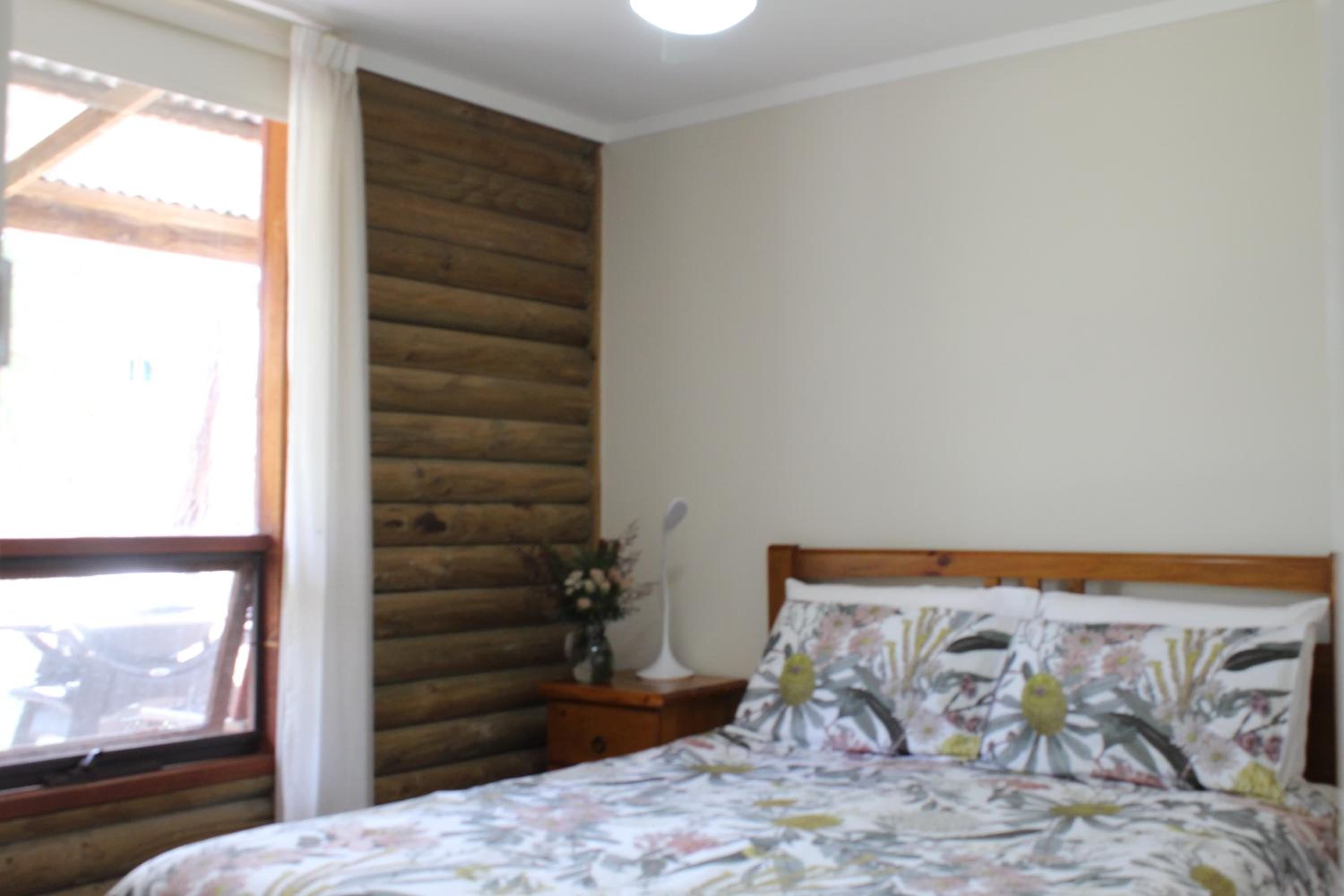 Two-Bedroom Queen Cottage photo 3