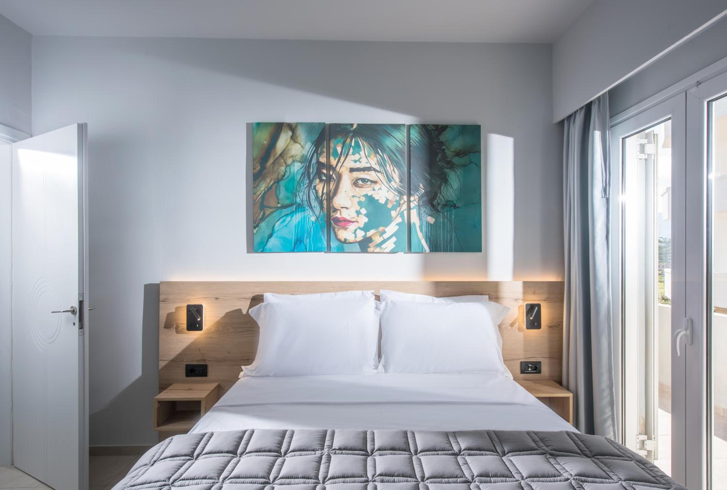 Two Bedroom Junior Suite - Photo 3