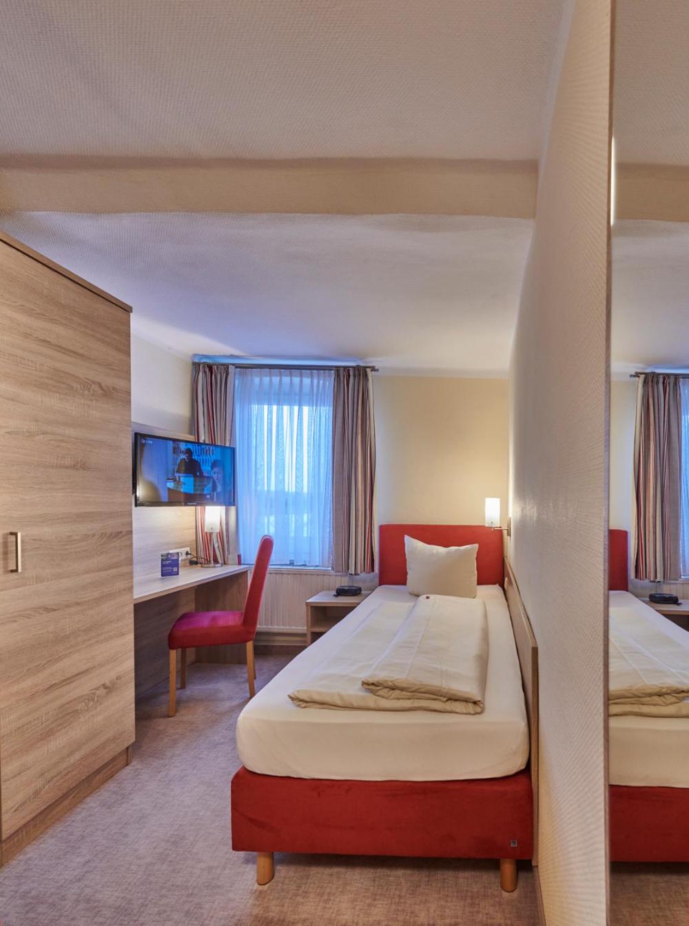Single Room photo 3