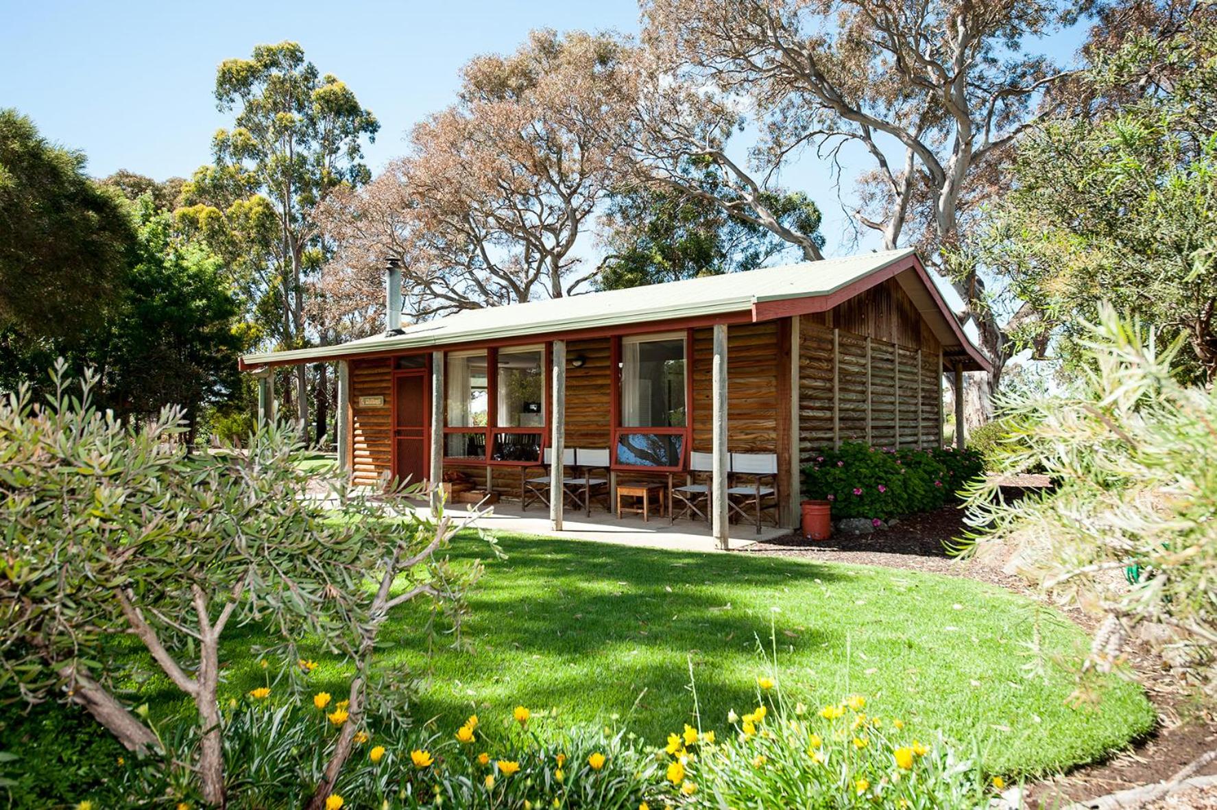 Standard Family Queen Cottage photo 3