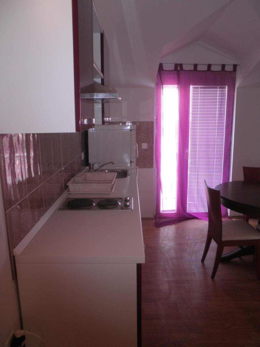 One-Bedroom Apartment with Balcony photo 2