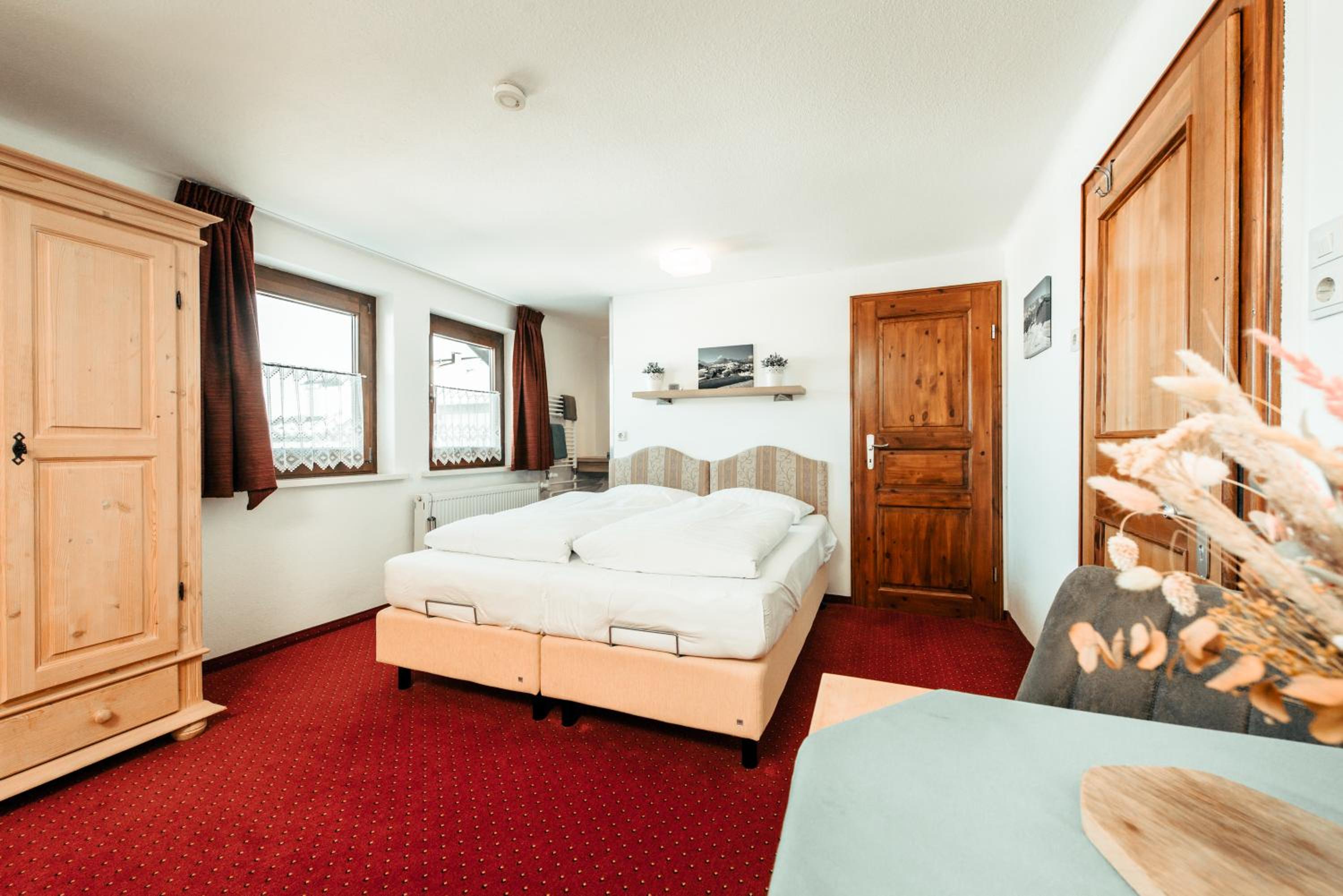 Studio Apartment with Mountain View photo 2